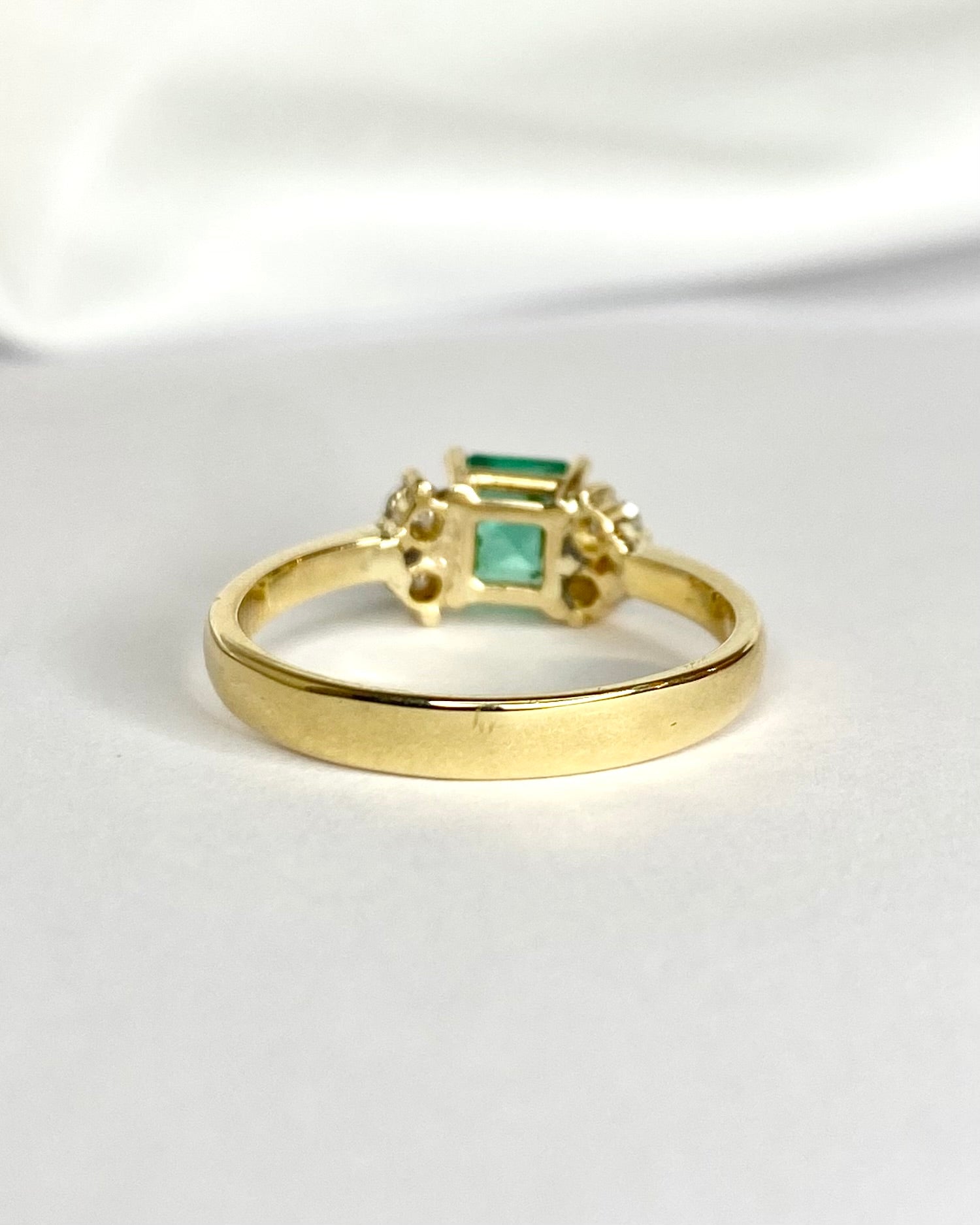 Bague Trilogie Émeraude 1.10 carat & Diamants 0.20 carat "Cybille"