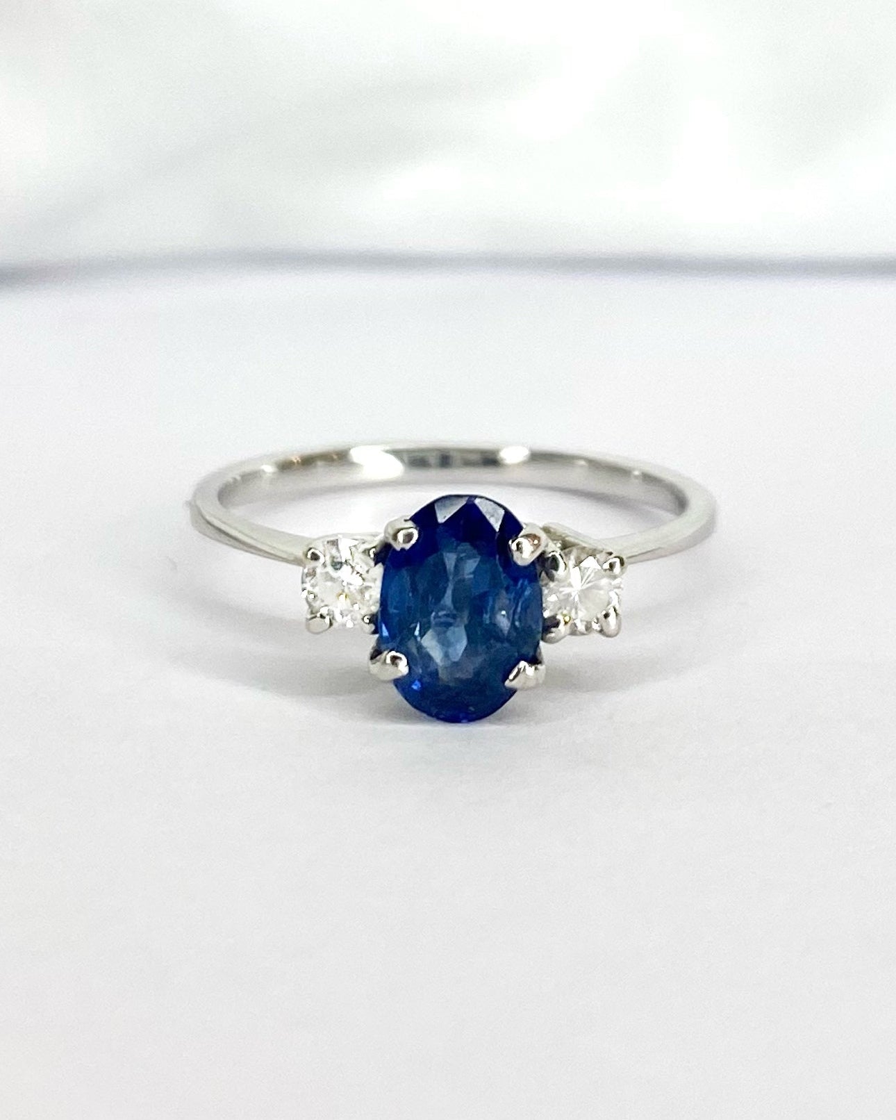 Bague Trilogie Saphir 1 carat & Diamants "Clélia" - Elliade Paris