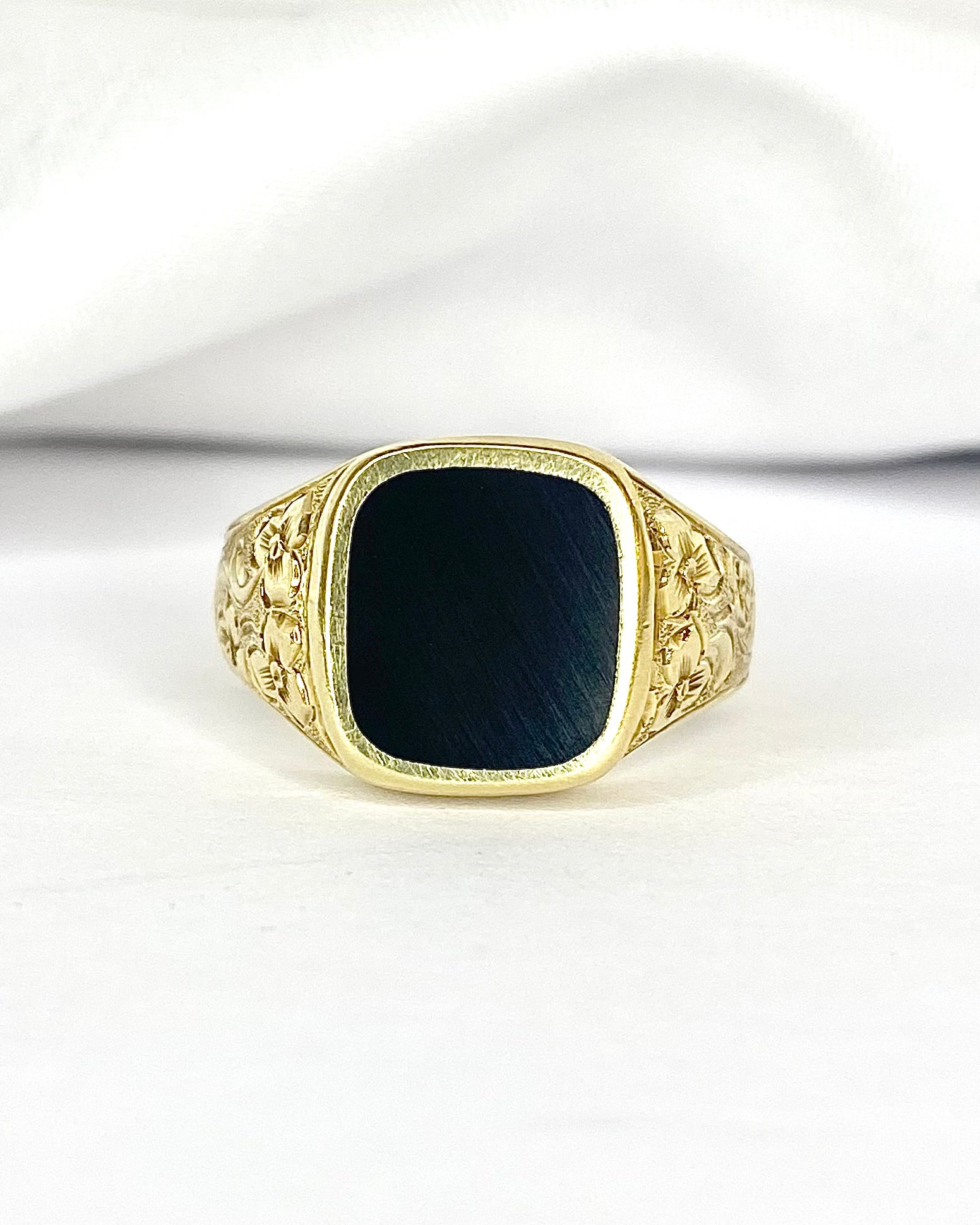 Onyx Signet Ring "Louis"