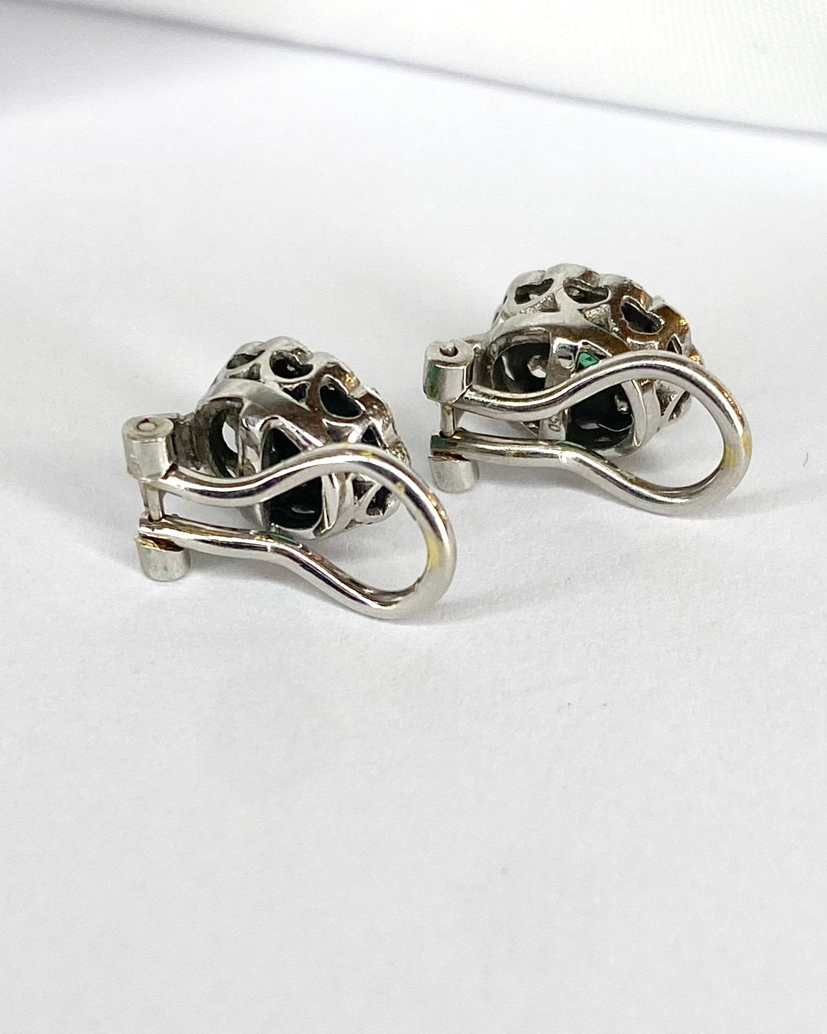 Boucles Clips Marguerite Émeraudes 0.90 carat & Diamants "Carrie" - Elliade Paris