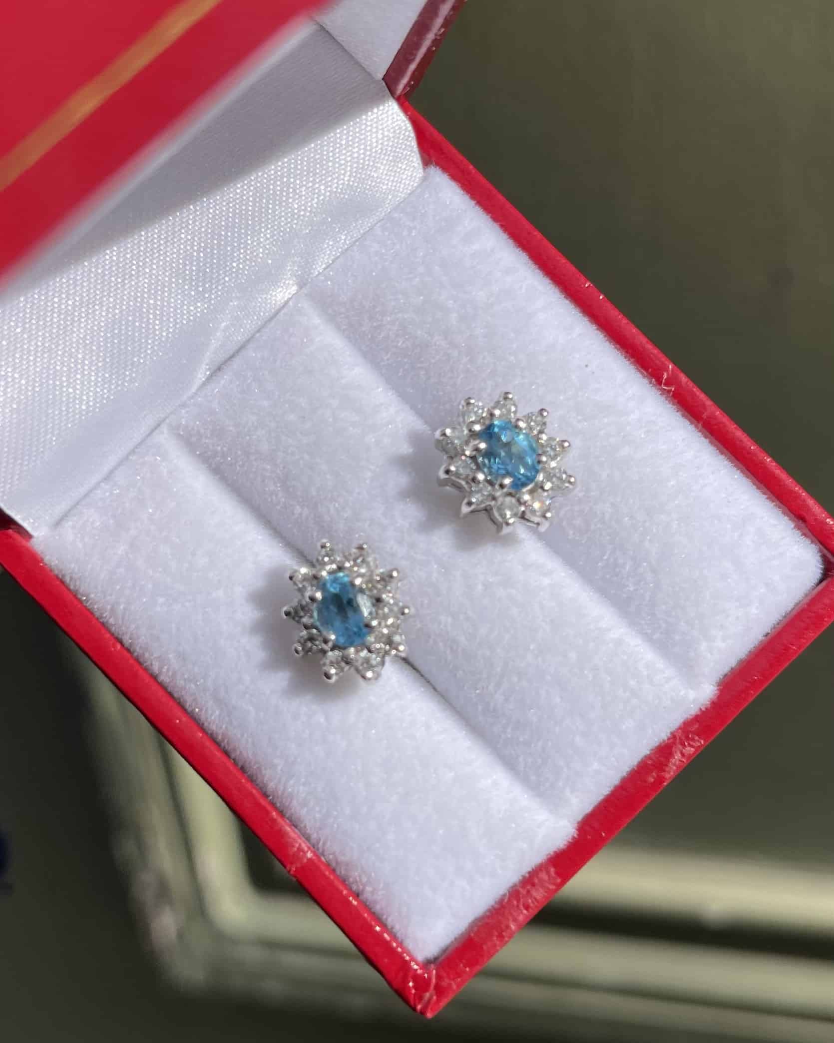 Pendientes de margaritas con topacio y diamantes "Phileas"