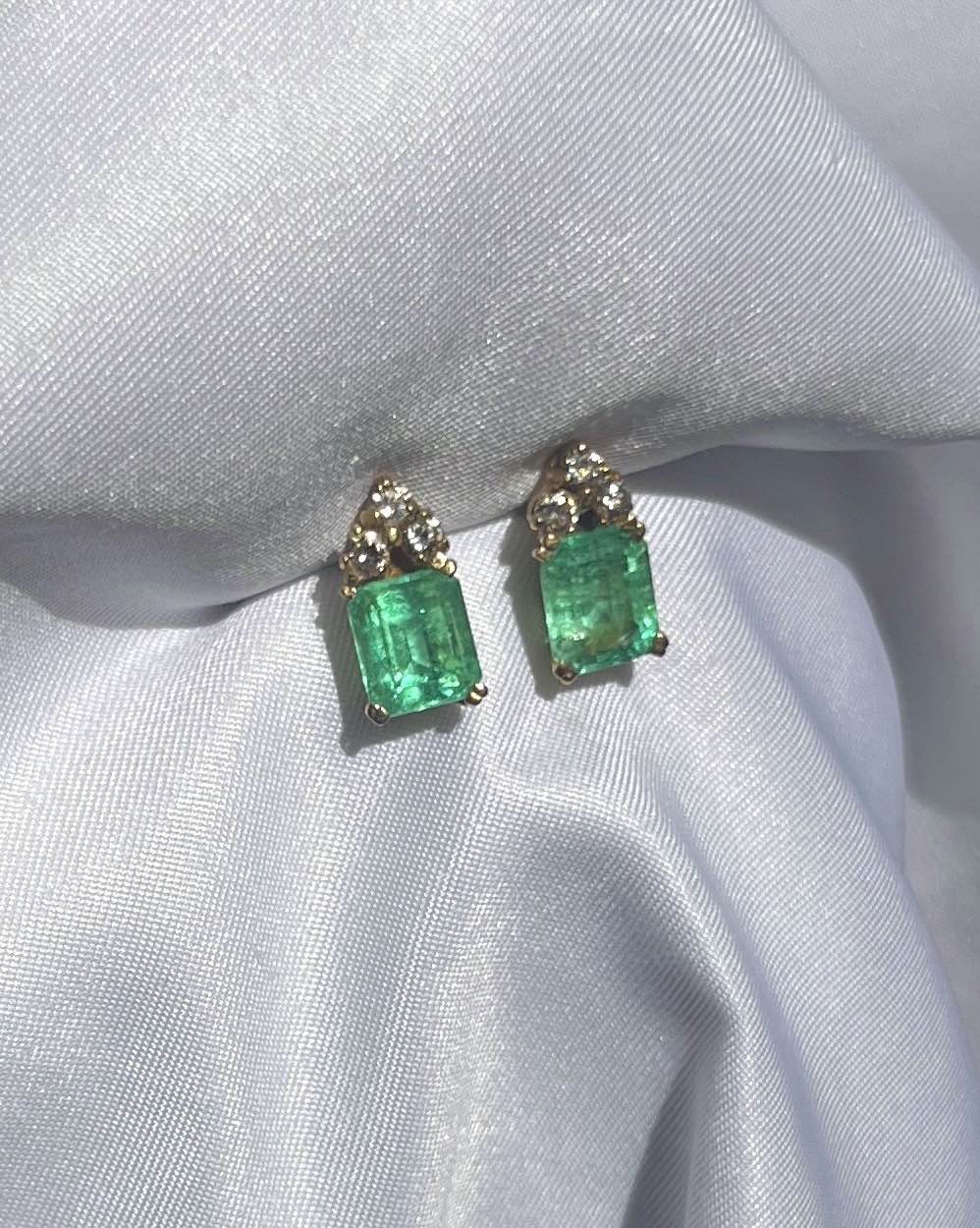 "Flora" emerald and diamond earrings