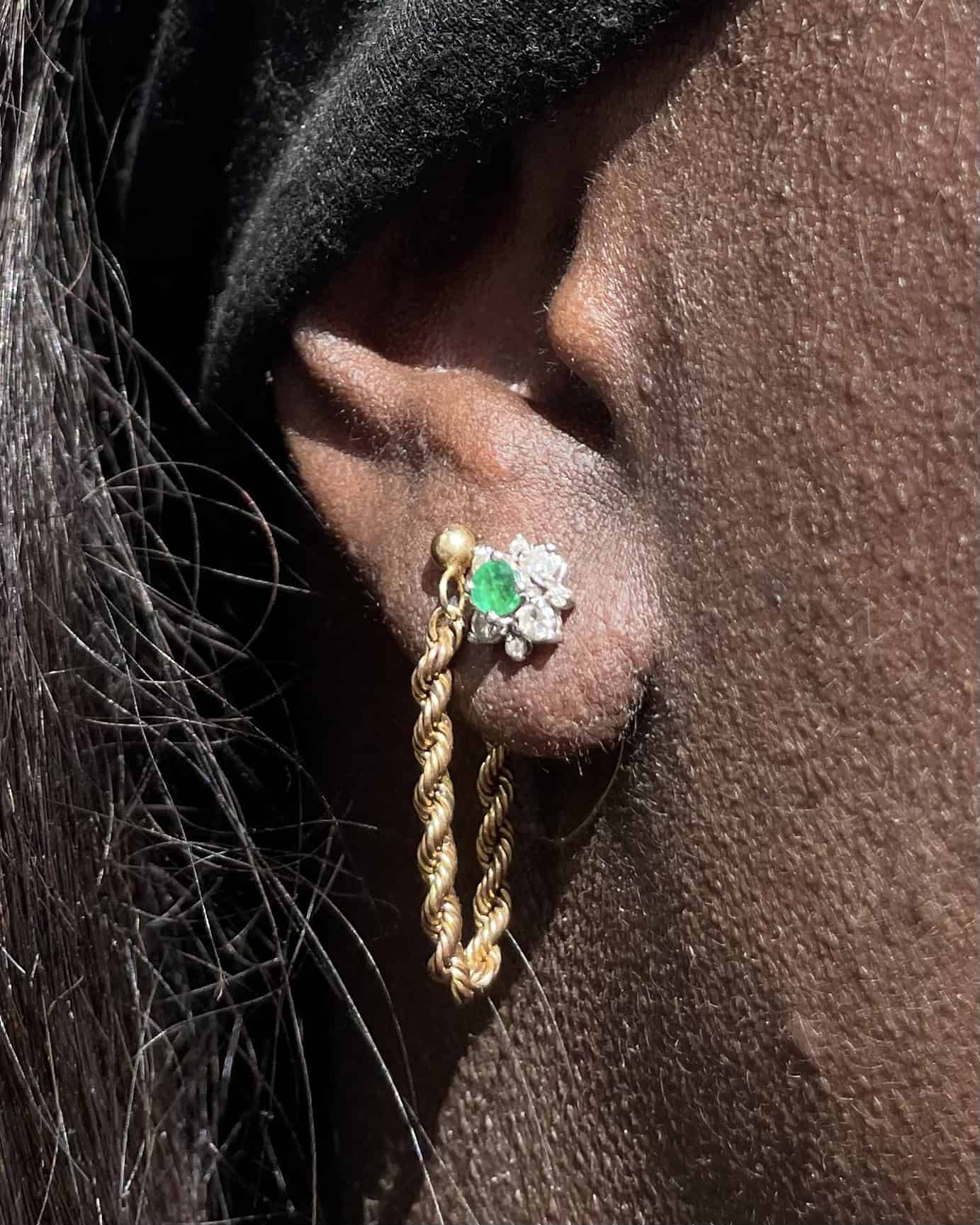 "Antéa" Emerald & Diamond Daisy Earrings