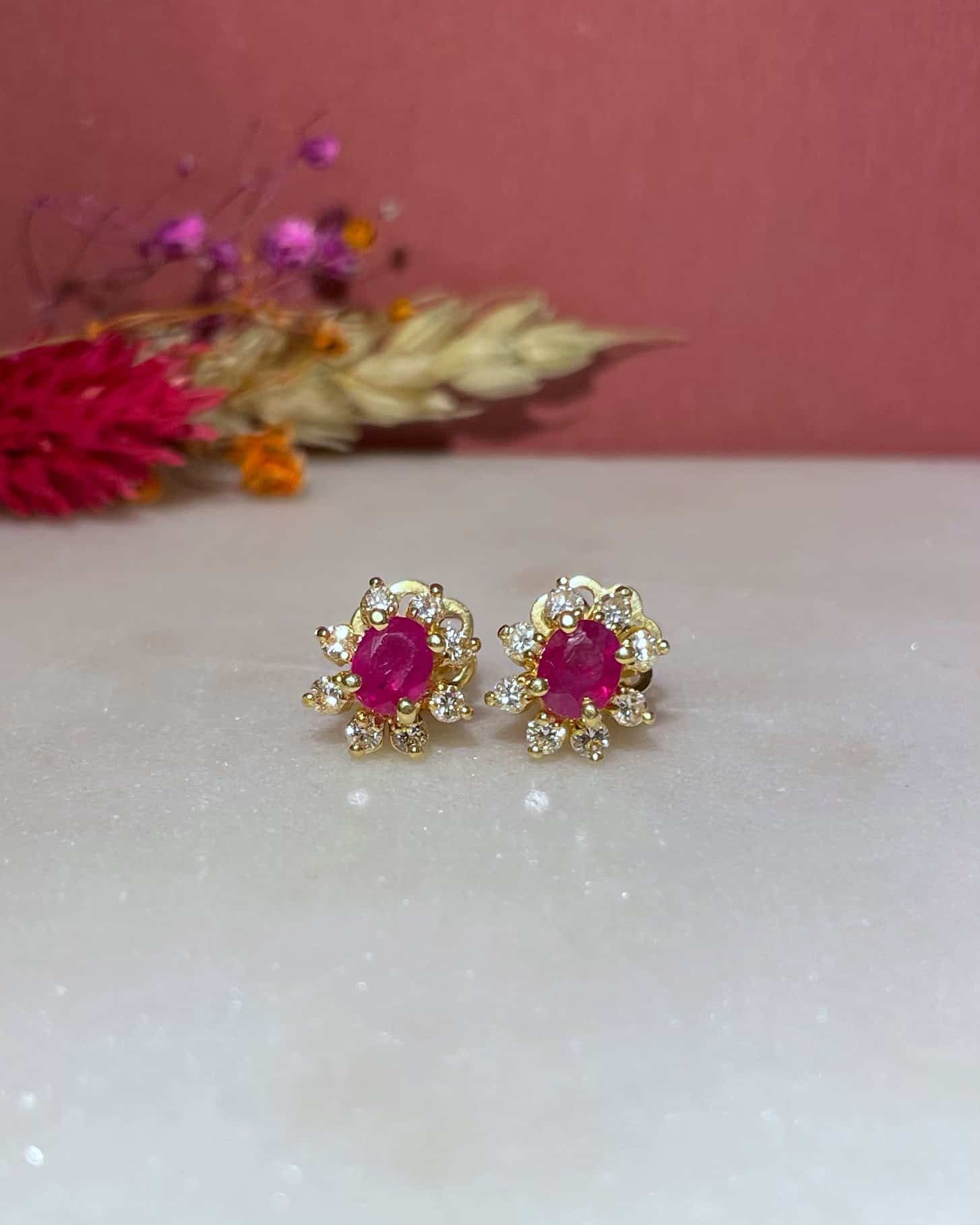 Boucles Marguerites Rubis 1.44 Carat & 16 Diamants "Clarine" - Elliade Paris
