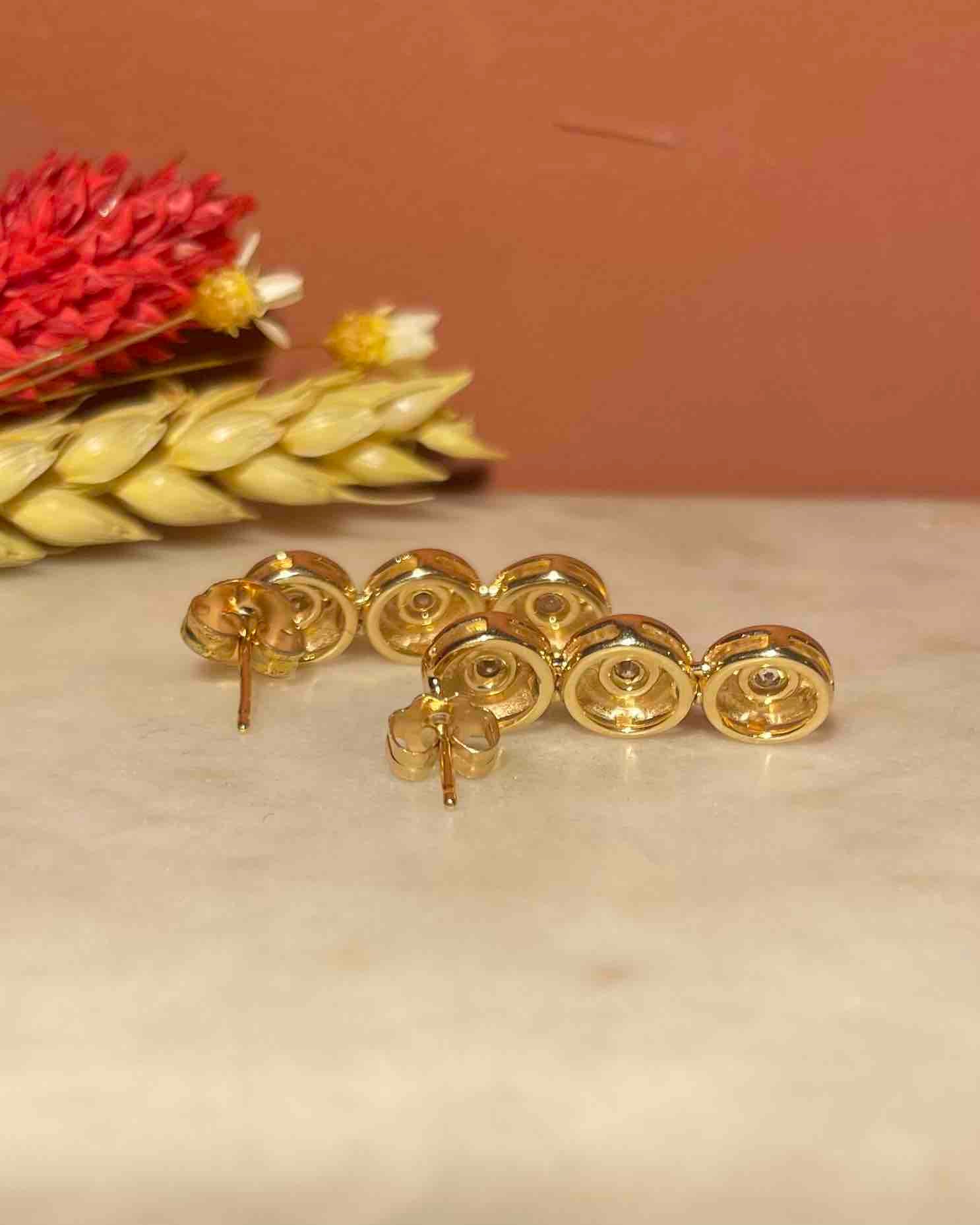 Boucles Pendantes Or 18 Carats 6 Diamants "Angelika" - Elliade Paris