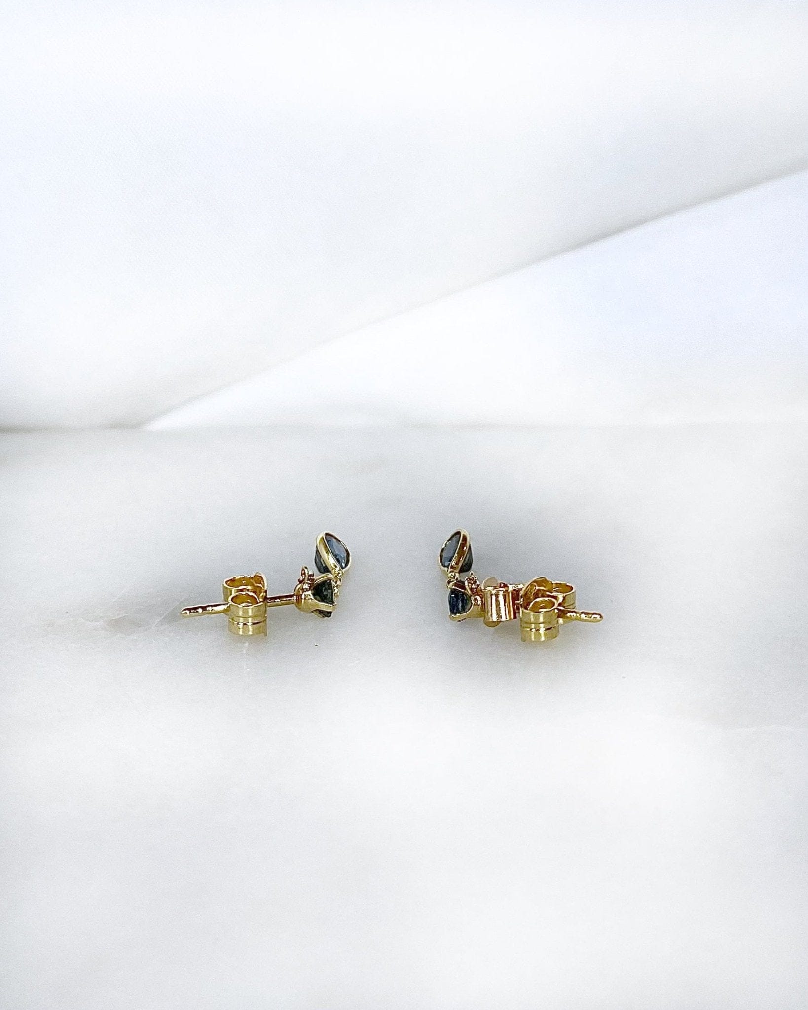 Boucles Pendantes Saphir 0.50 carat "Zenko" - Elliade Paris