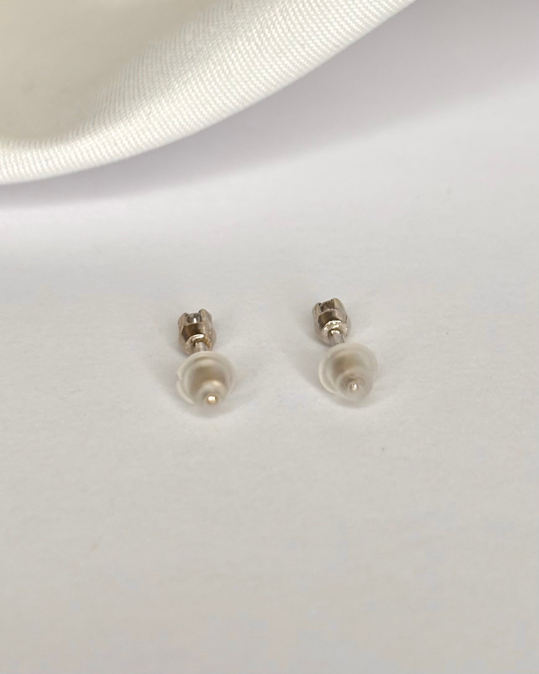 Diamond Stud Earrings "Allya"
