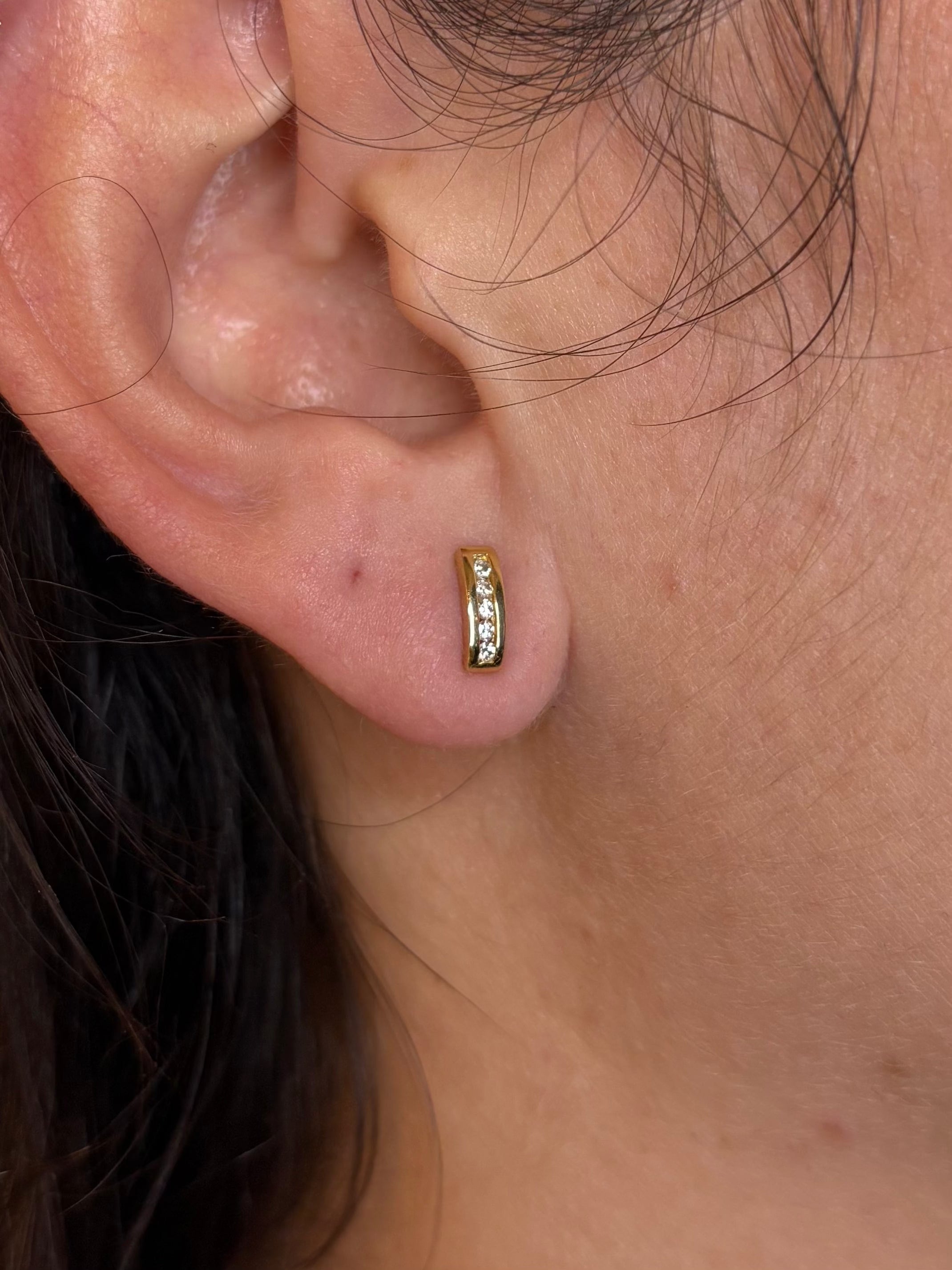 Half Hoop Diamond Earrings "Maya"