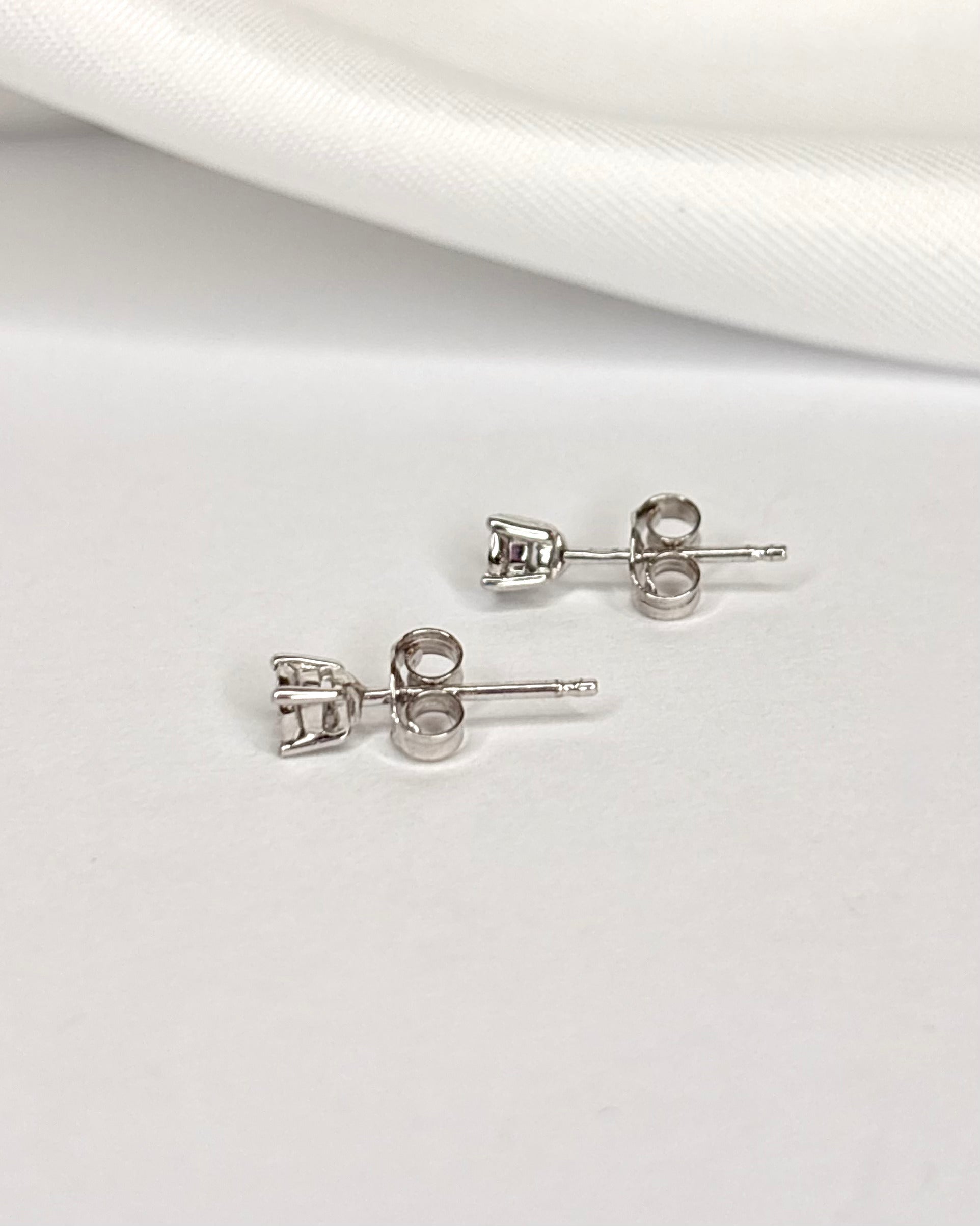 Diamond Stud Earrings "Dina"