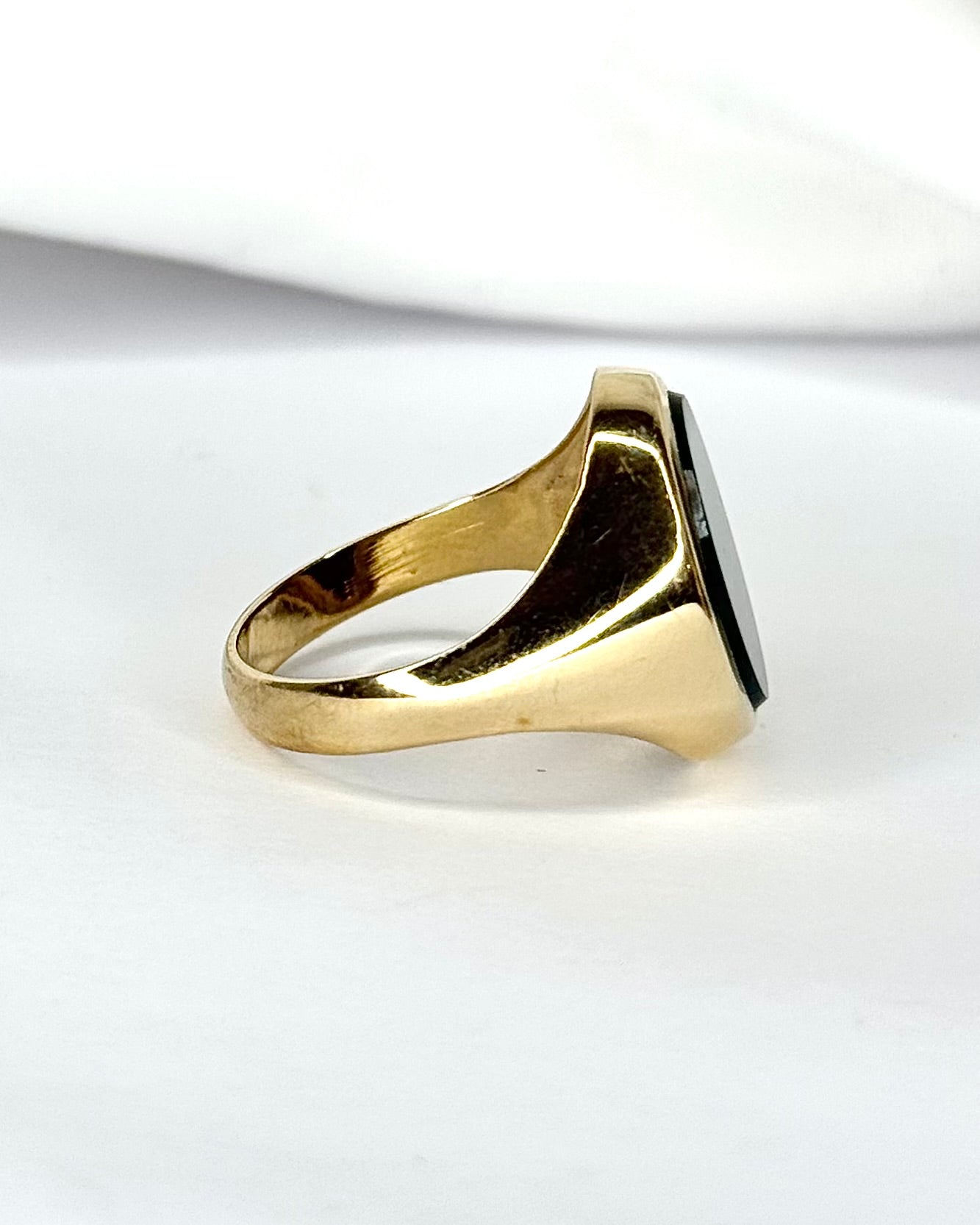 Anillo sello de jaspe sanguíneo "Filomena"