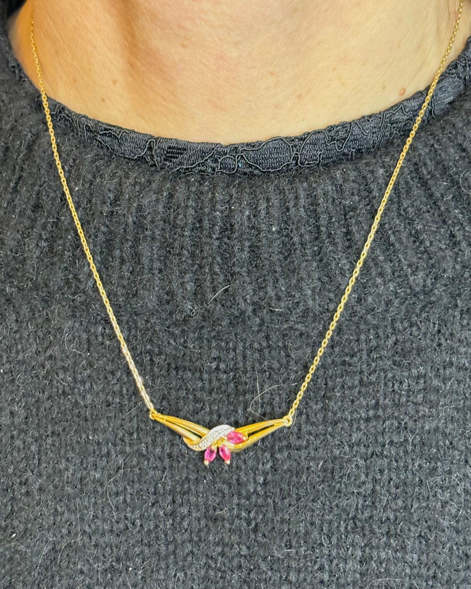 Collier 3 Rubis & 2 Diamants "Aylin" - Elliade Paris