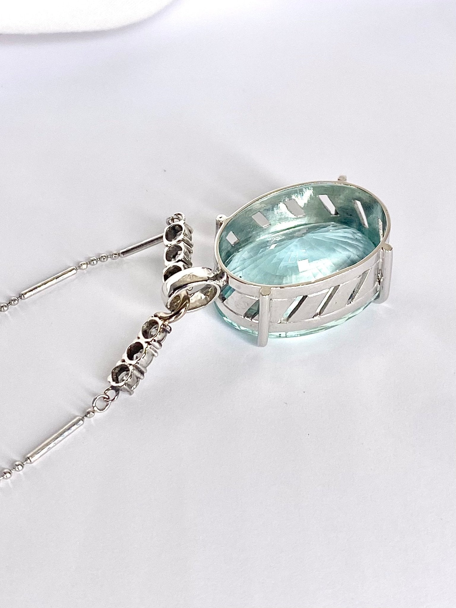 Collier Aigue marine 15 carats et diamants 0.60 carat "Athénaïs" - Elliade Paris