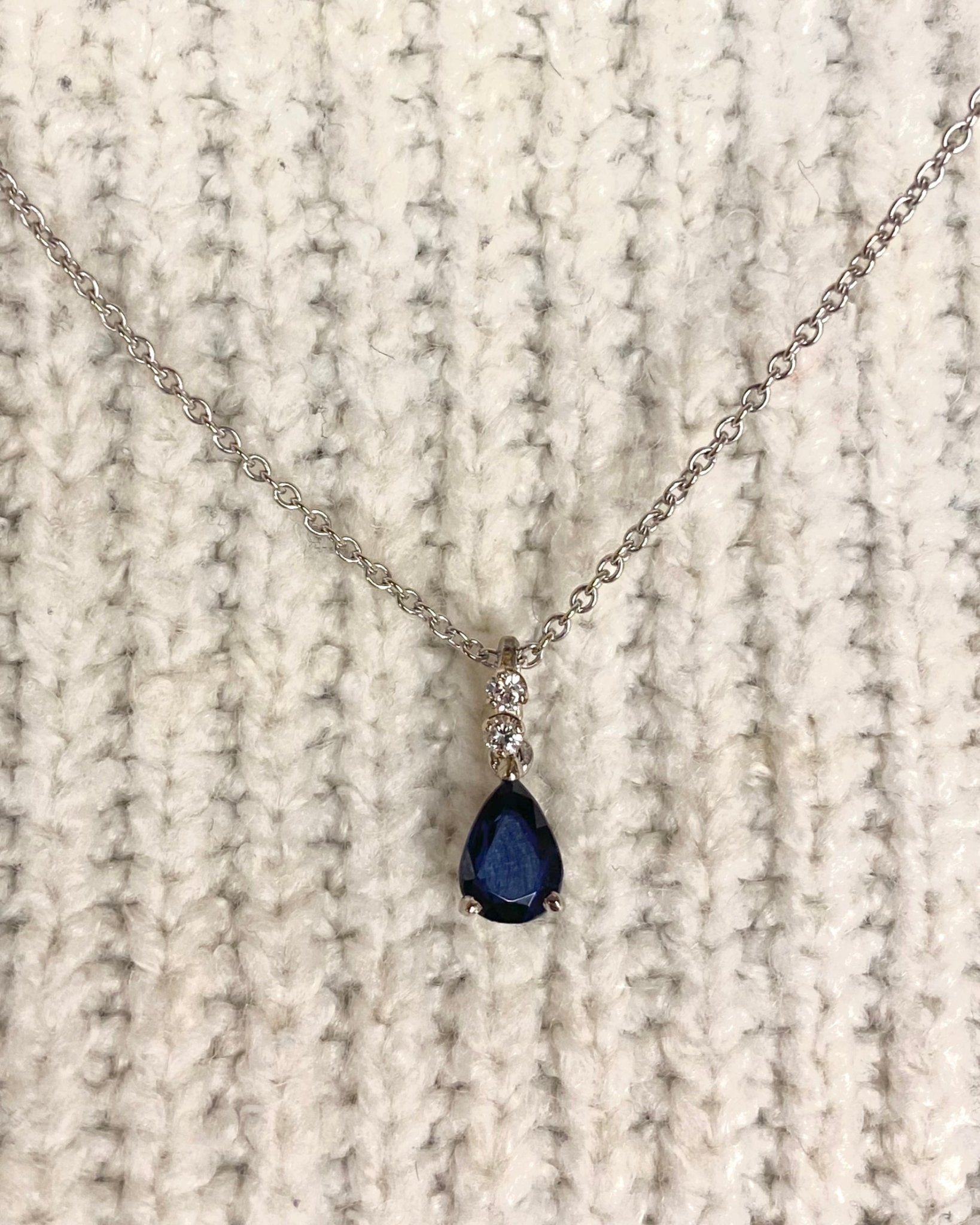 Collier Or 3,61g, Saphir 0.84 carat & Diamants "Marlene" - Elliade Paris