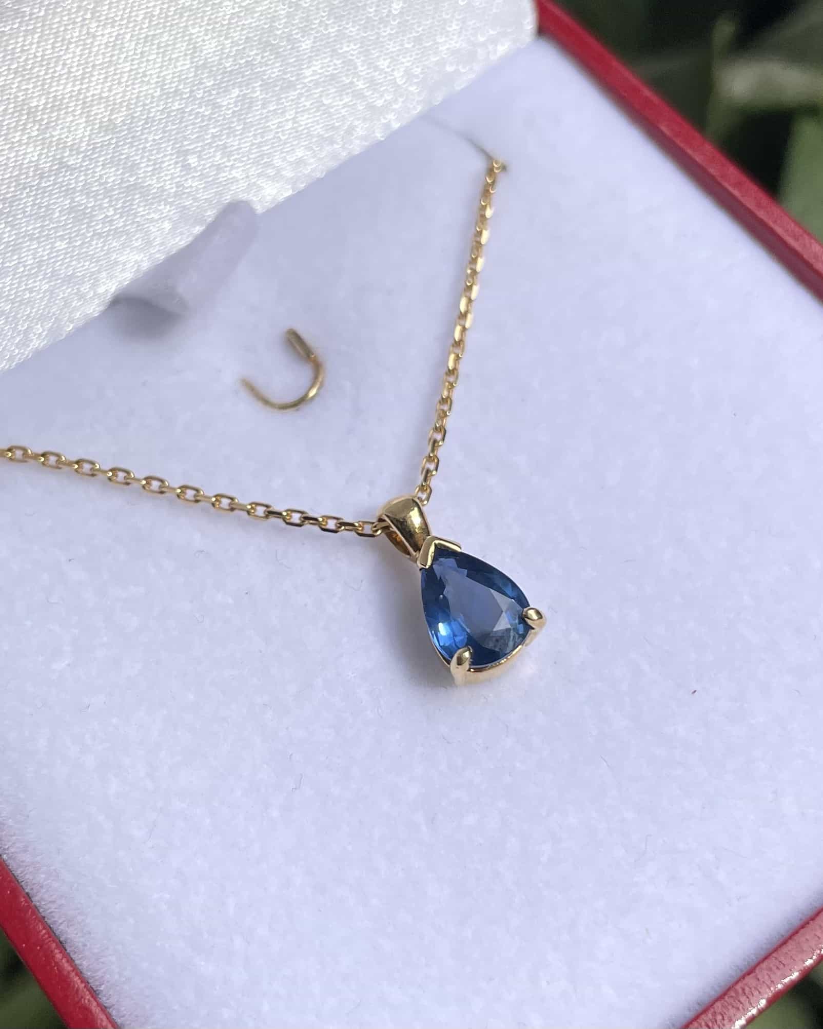 Collier Saphir 0.80 Carat "Haillie"