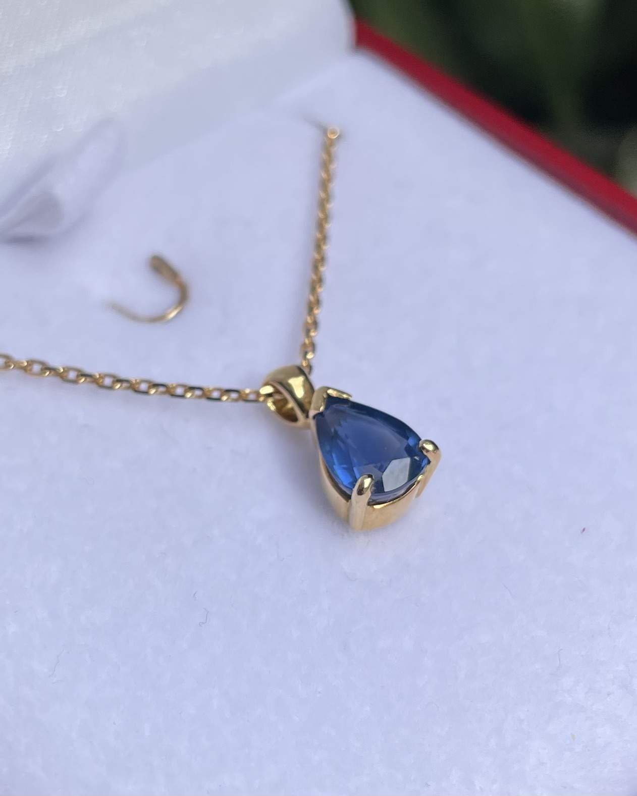 Collier Saphir 0.80 Carat "Haillie"