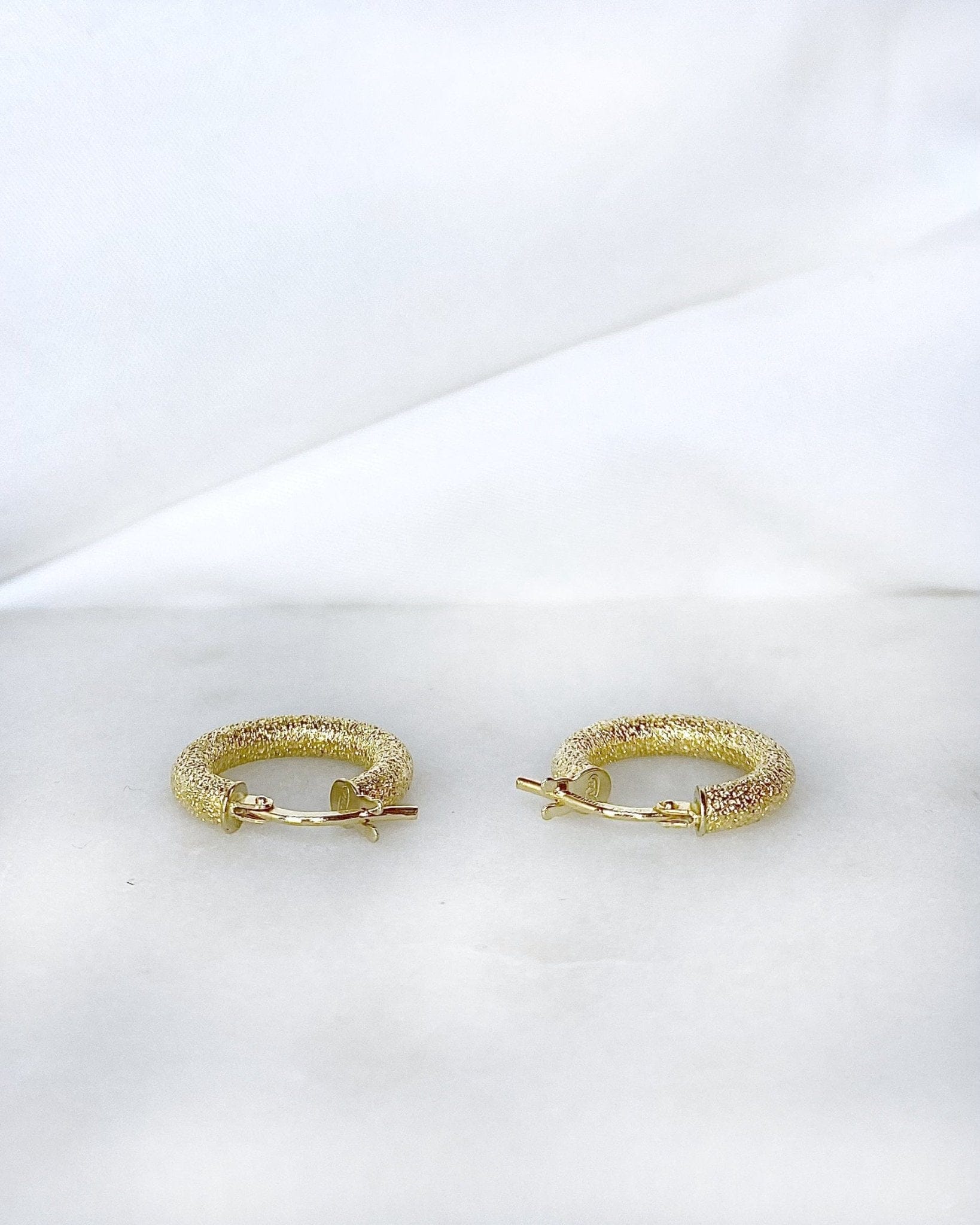 Créoles or jaune 18 carats brillantes "Nakoa" - Elliade Paris