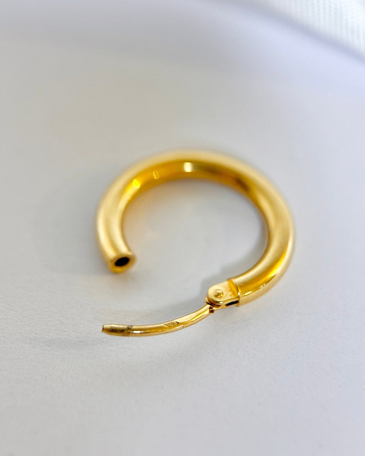 Créoles Or Jaune 18 carats "Vinnie" - Elliade Paris