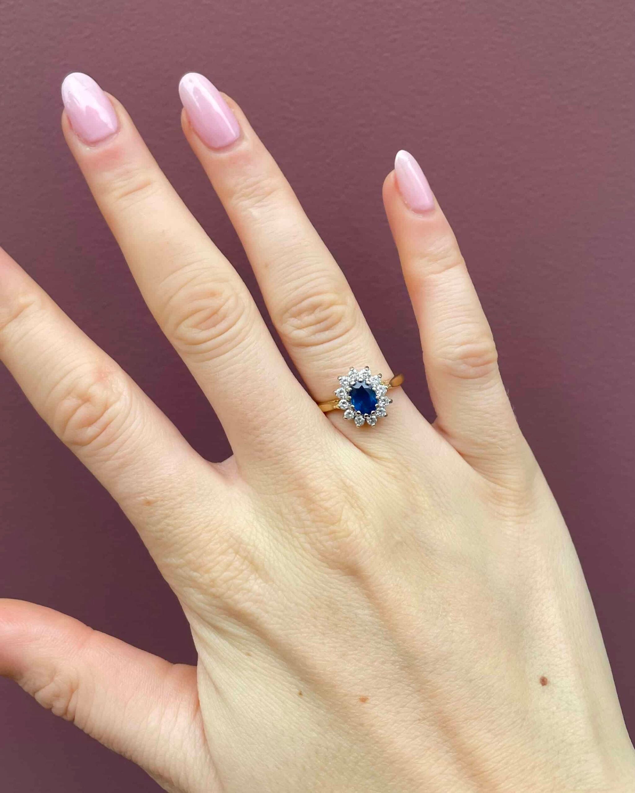 Anillo de zafiro margarita de 1,20 quilates y diamantes "Méryle"
