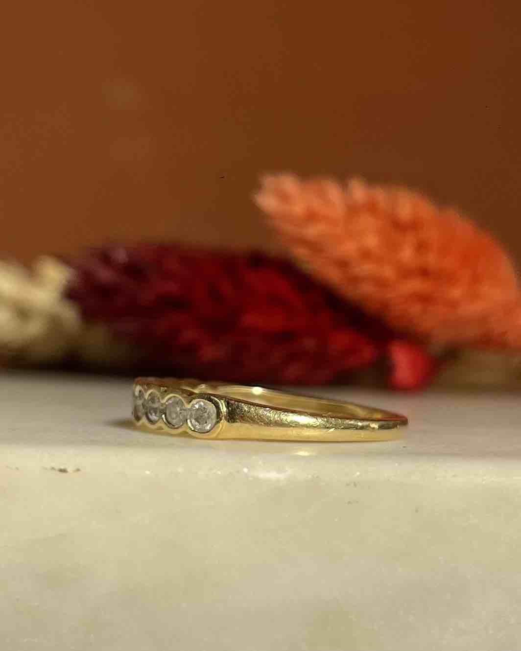 American half-wedding band with diamonds "Jordana"