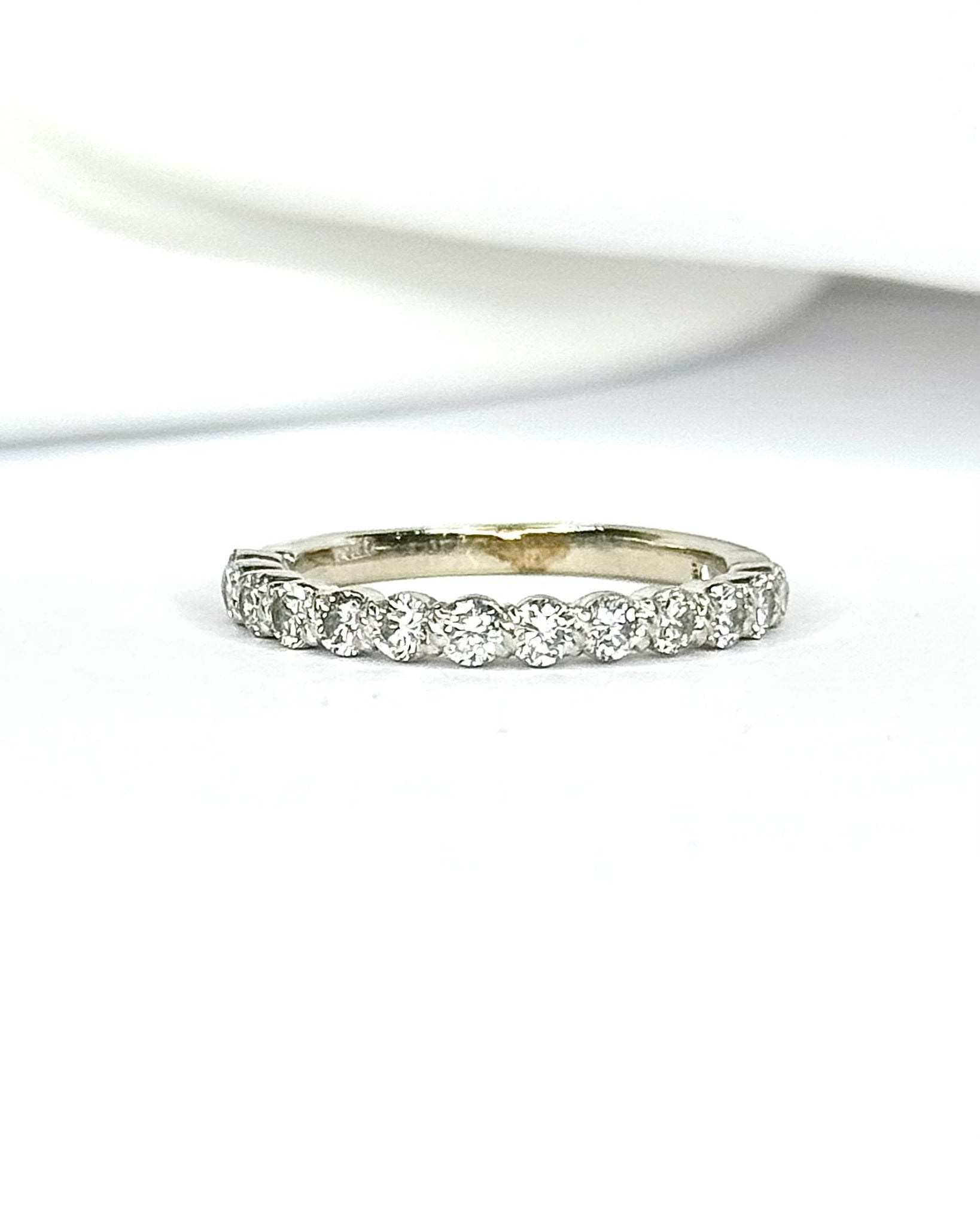 Demi-Alliance Diamants 0.65 carat 2.5 mm "Mia" - Elliade Paris