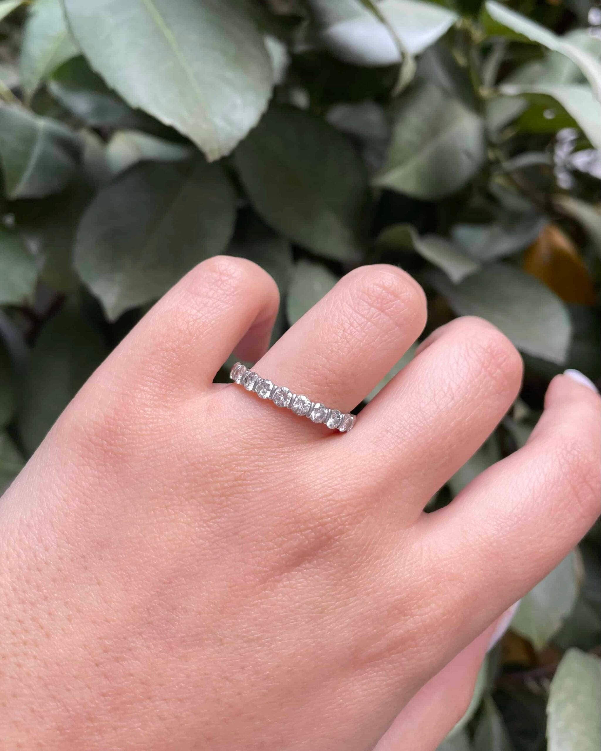 Demi-Alliance 10 Diamants 1 carat "Prune"