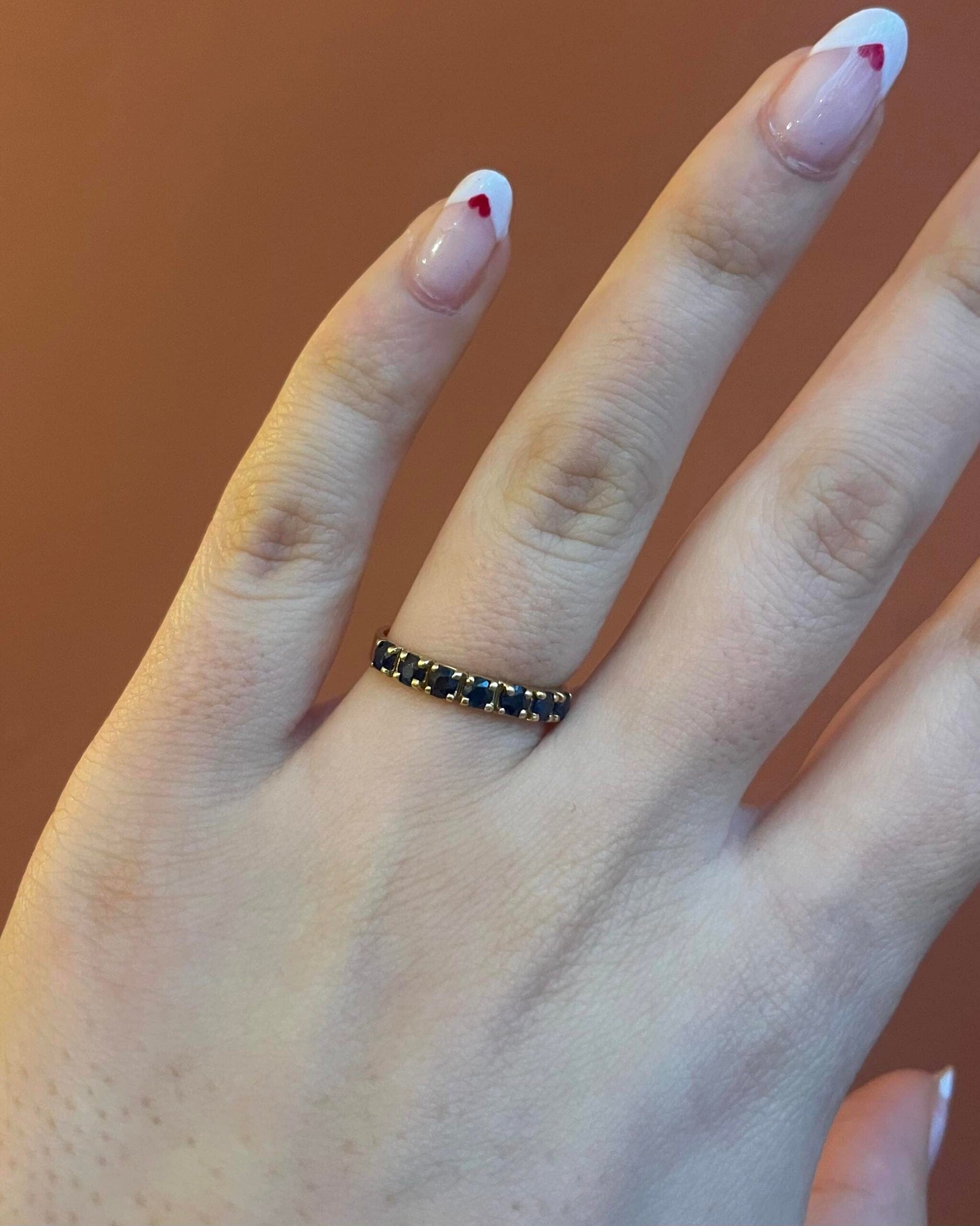 Media Alianza de 7 Zafiros de 0,70 quilates "Clarisse"