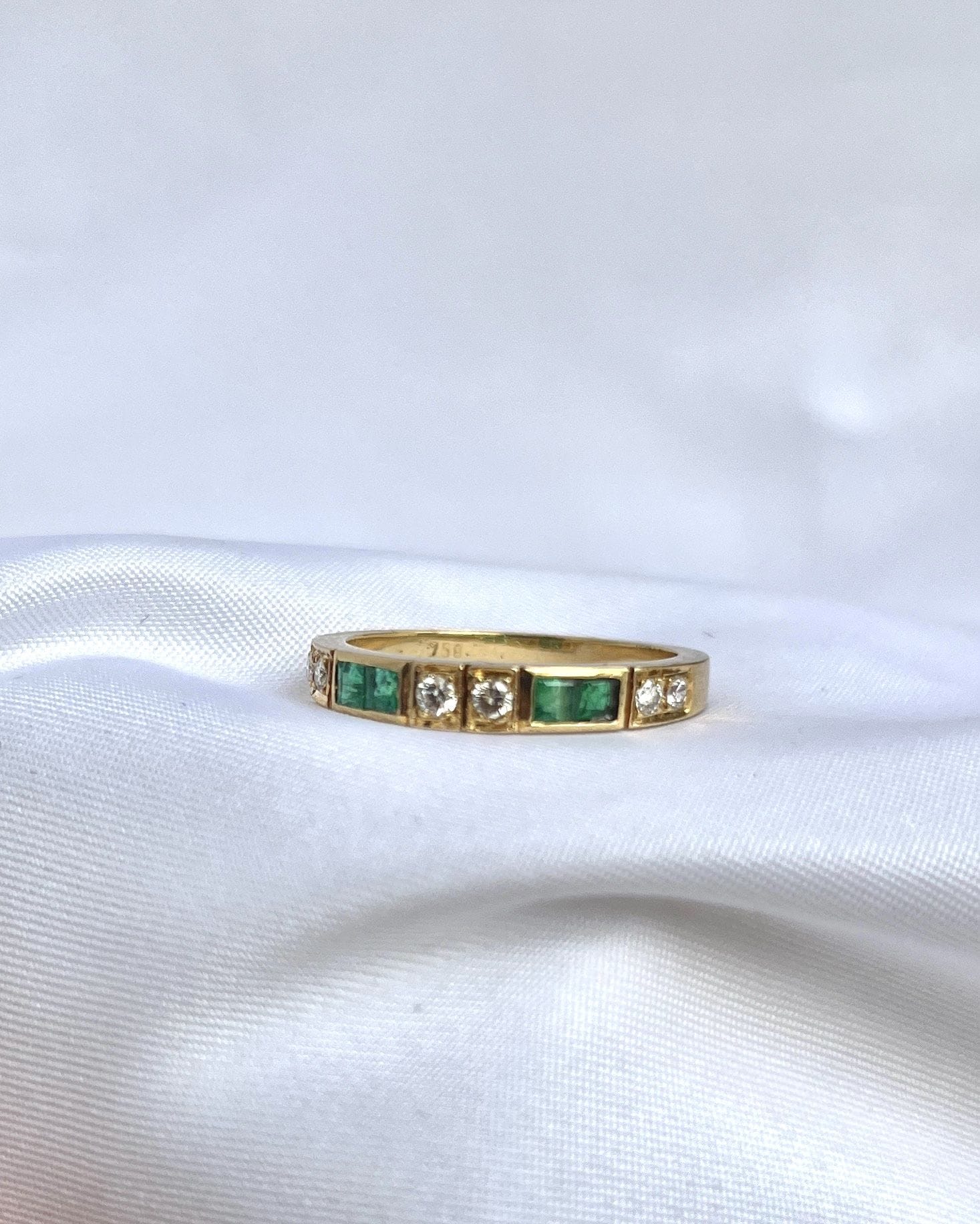 Demi alliance émeraudes & diamants "Acapulco" - Elliade Paris