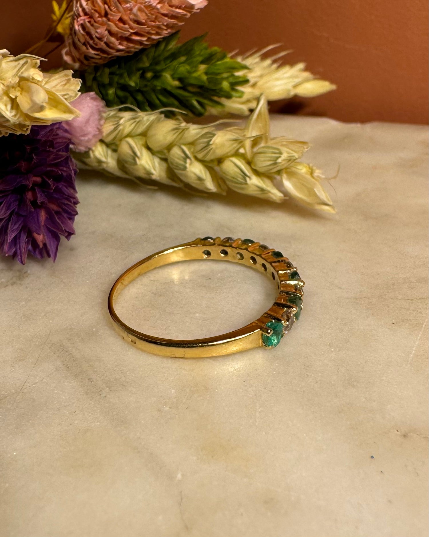 Media alianza de boda de diamantes y esmeraldas "Leith"