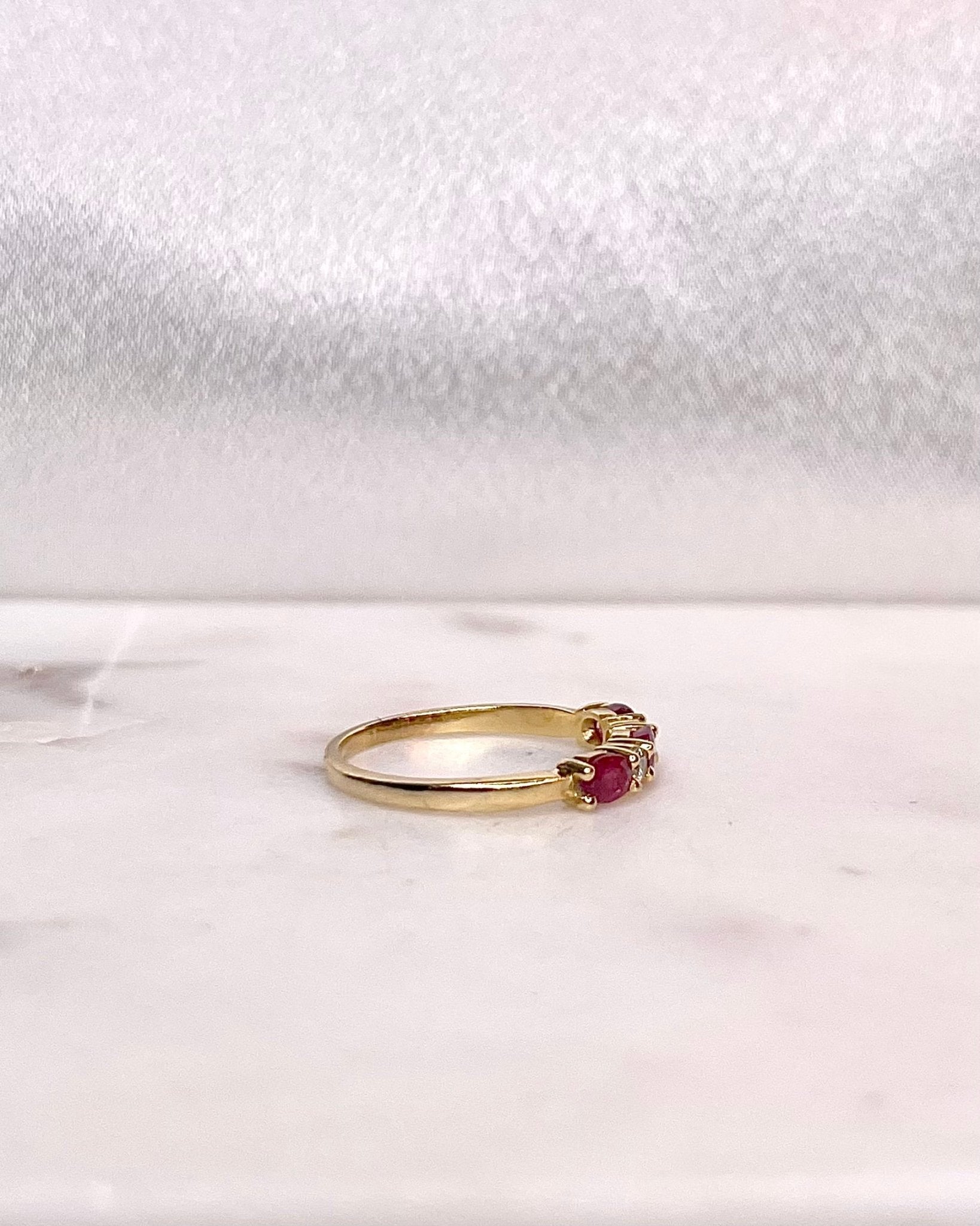 Demi Alliance Rubis 0.60 carat & Diamants "Maia" - Elliade Paris