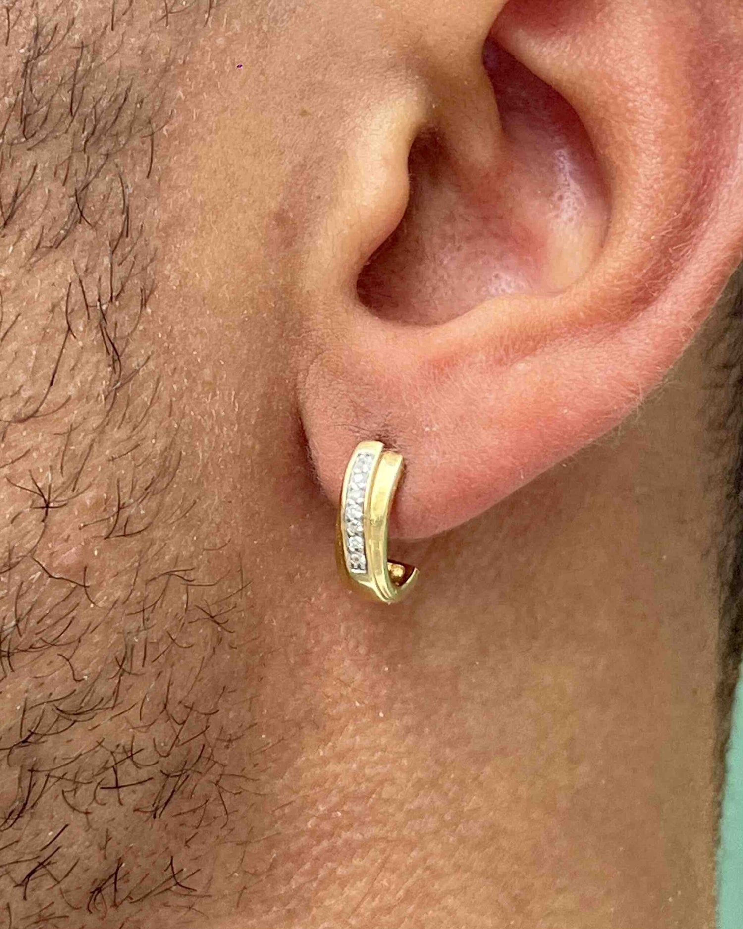 Pendientes medio aro con 14 diamantes "Emie"
