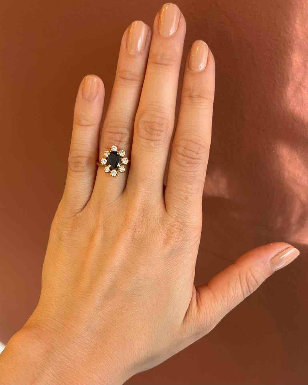 "Elisabeth" Diamond & Sapphire Daisy Ring