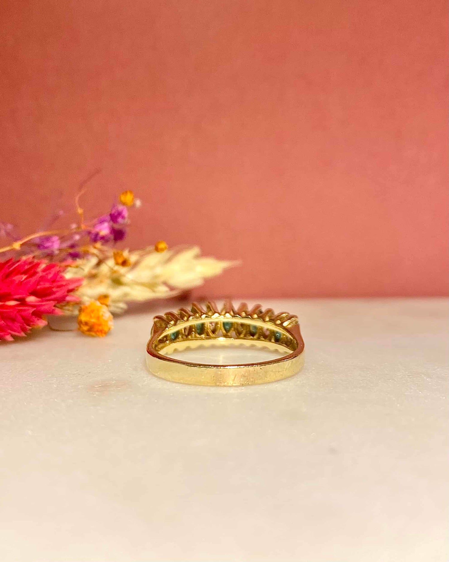 Bague Rivière 5 Emeraudes & 6 Diamants 0.66 carat "Marion"