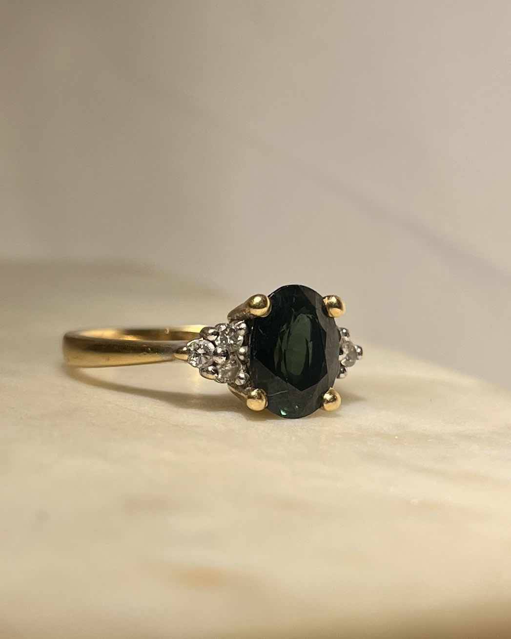 Anillo vintage de zafiro y diamantes "Coralie"