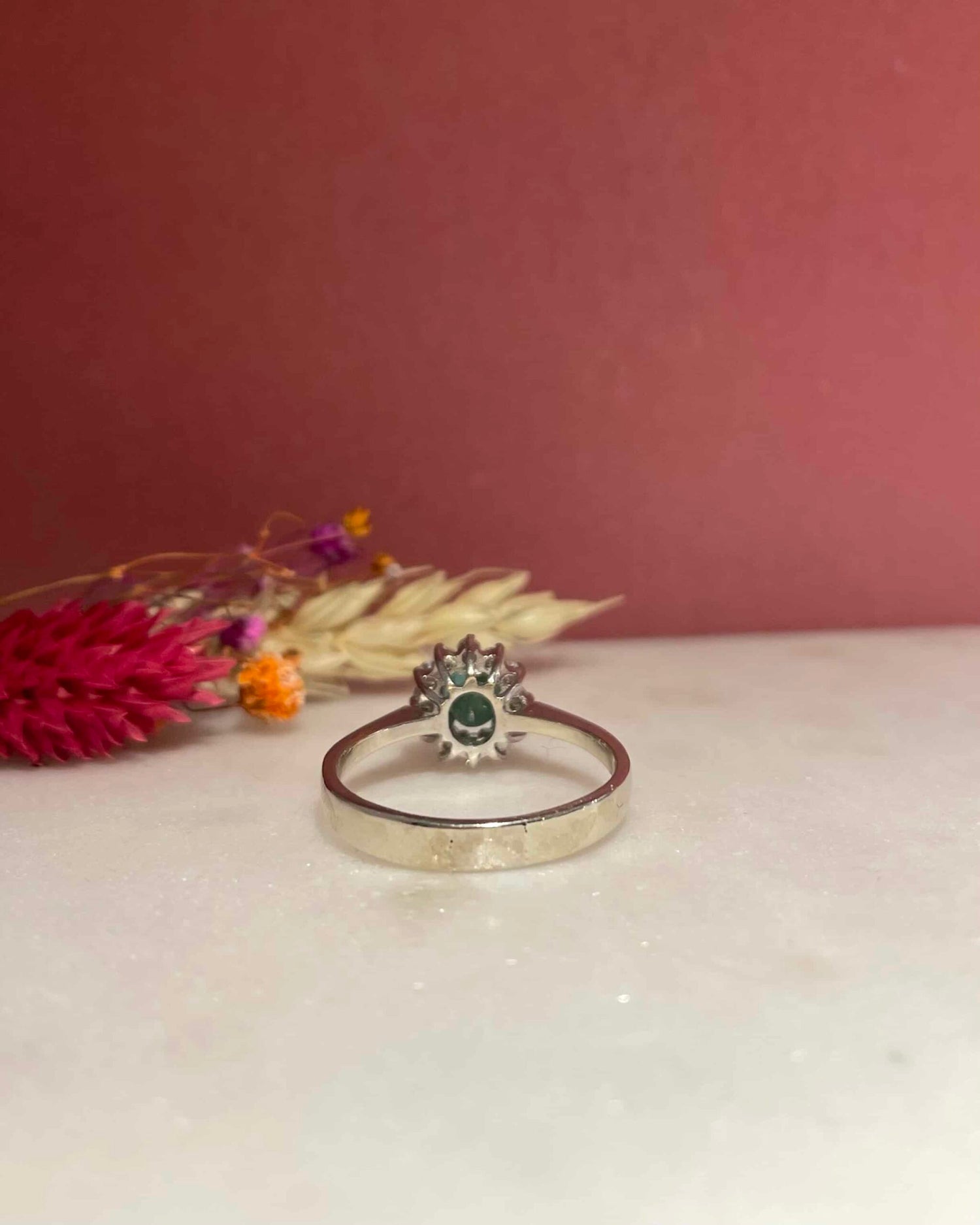Bague Marguerite Émeraude & 12 Diamants "Suzanne"