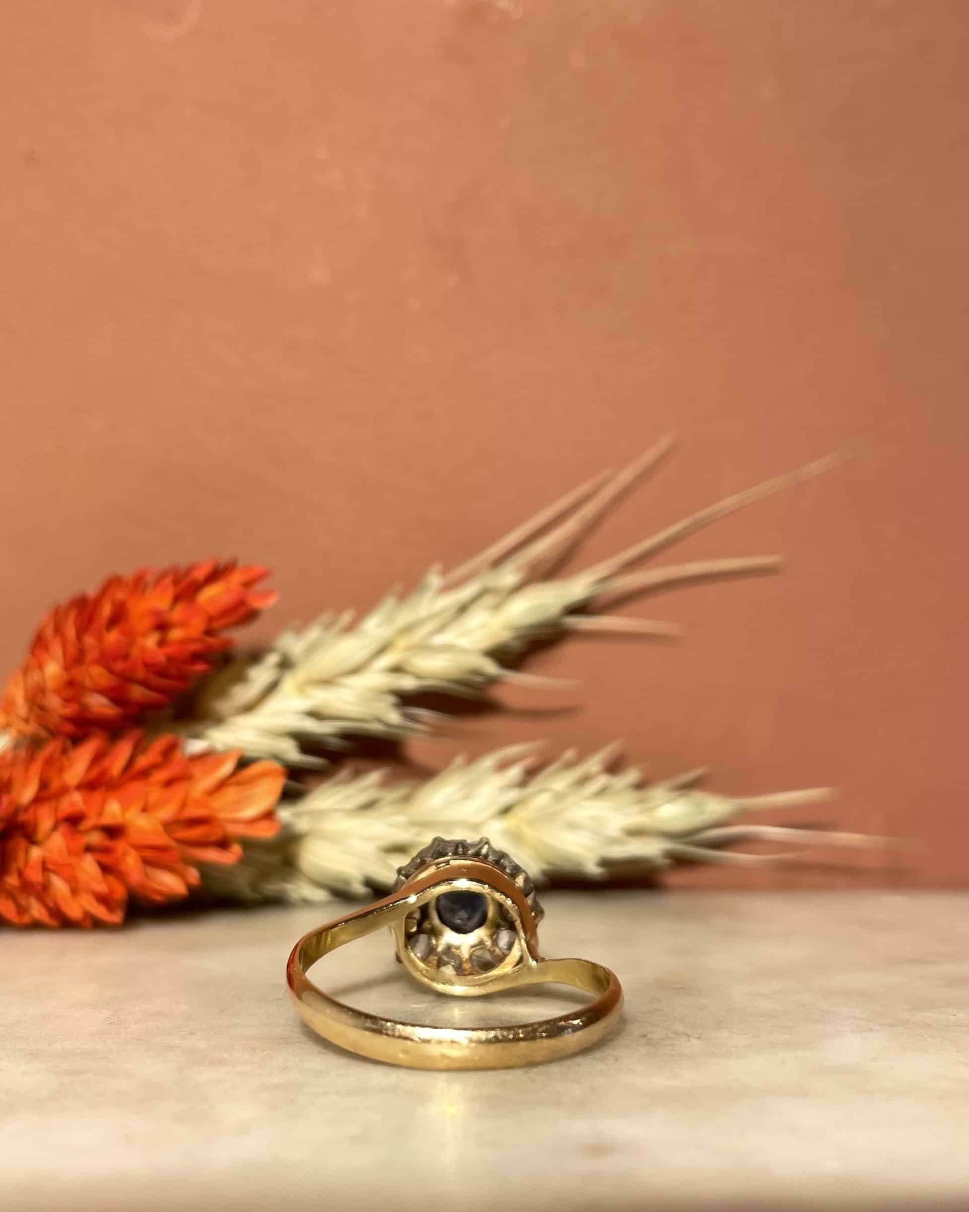Bague Marguerite Saphir 0.40 carat & Diamants "Constantine"
