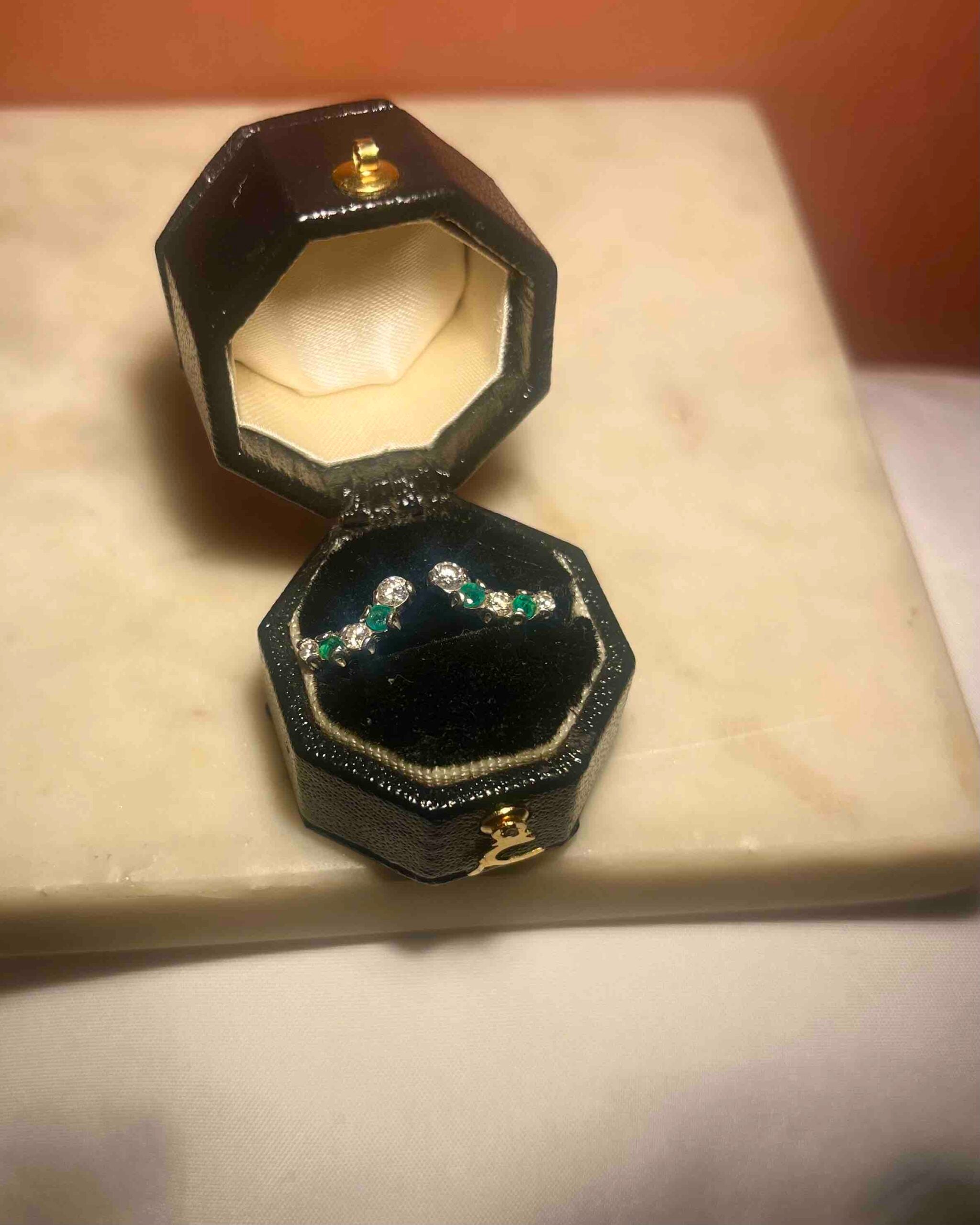 Pendientes de río de esmeraldas y diamantes "Maelle"