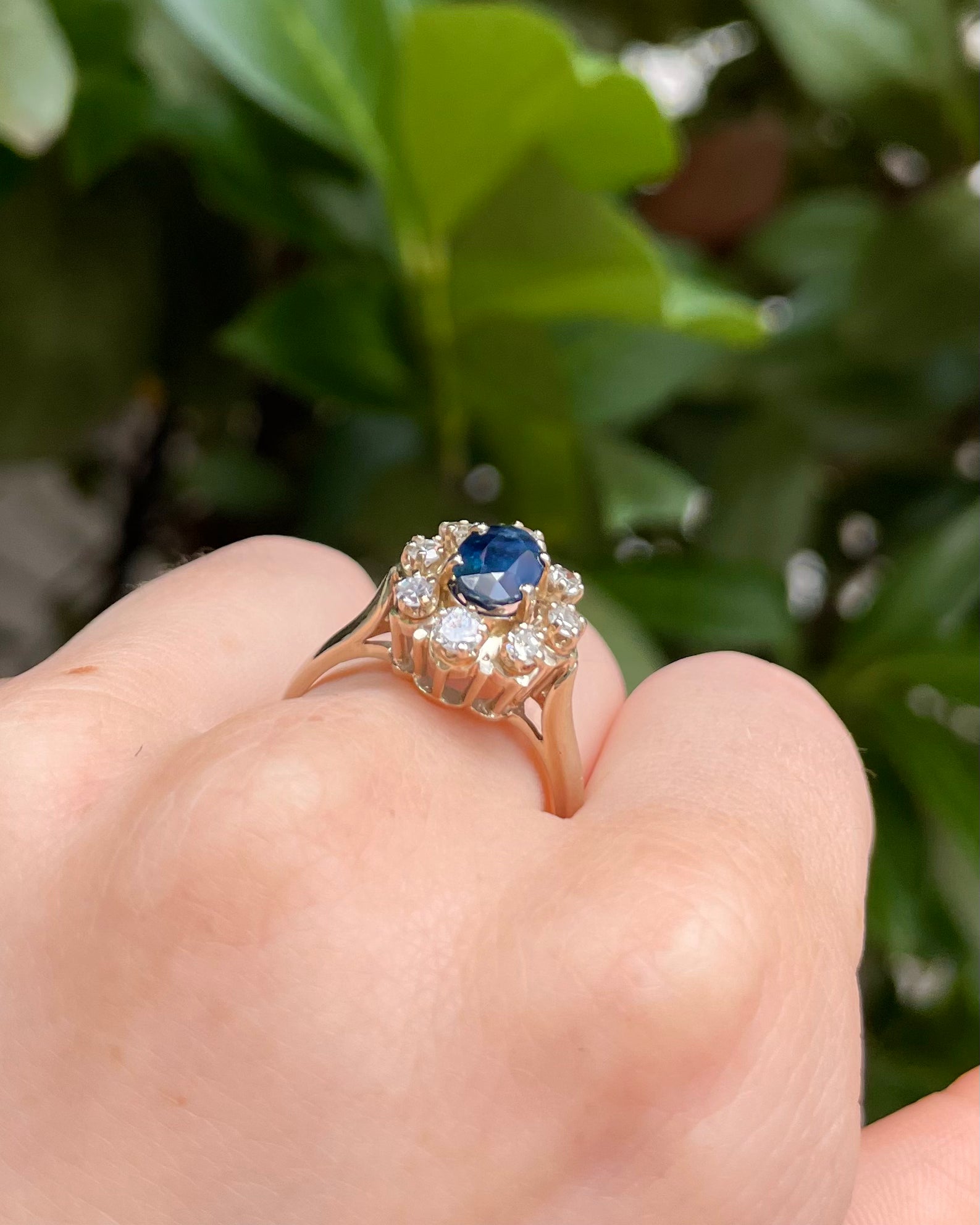 Anillo Margarita Zafiro 1.32 quilates y Diamantes "Reyah"