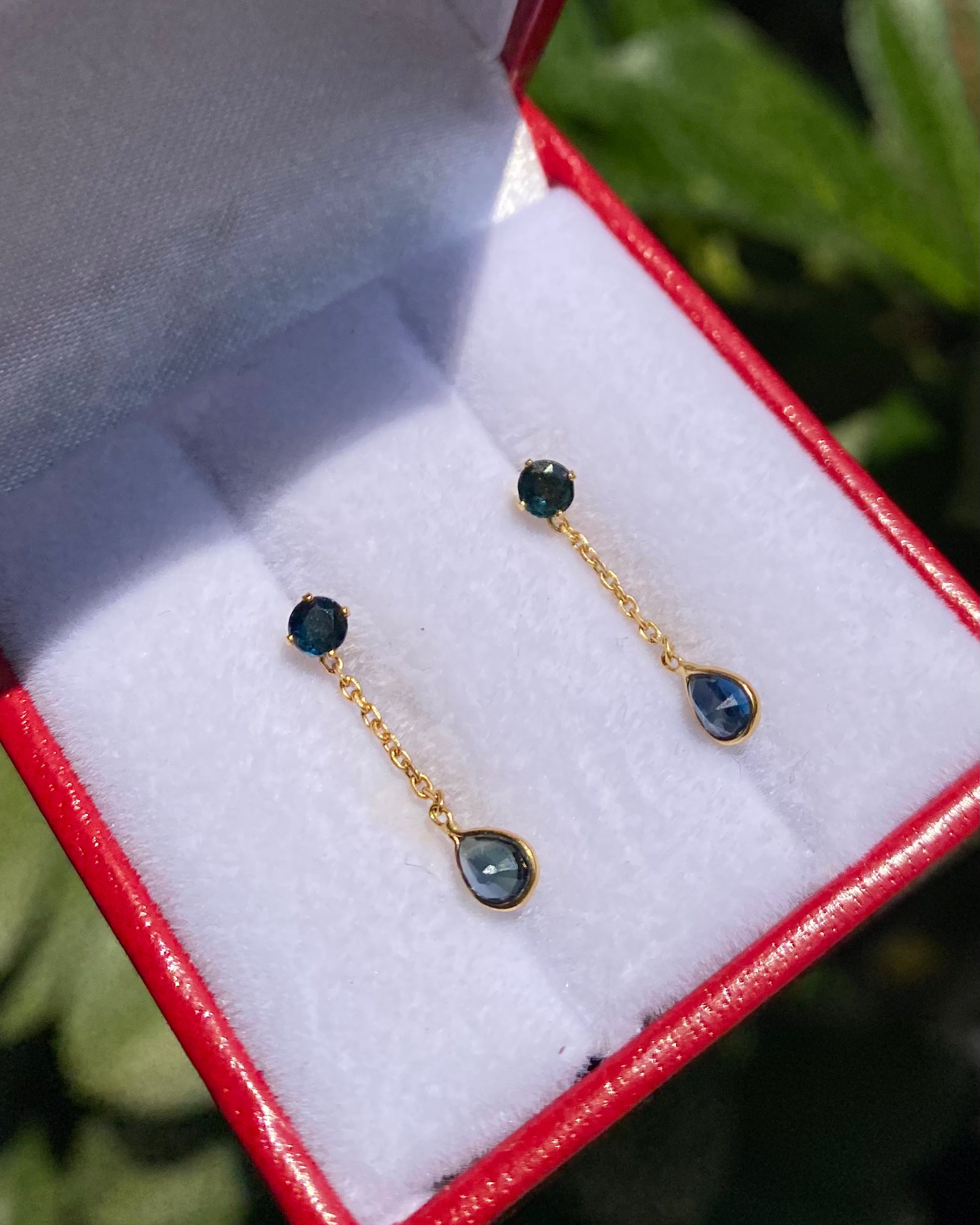 Boucles Pendantes Saphir 0.50 carat "Zenko"