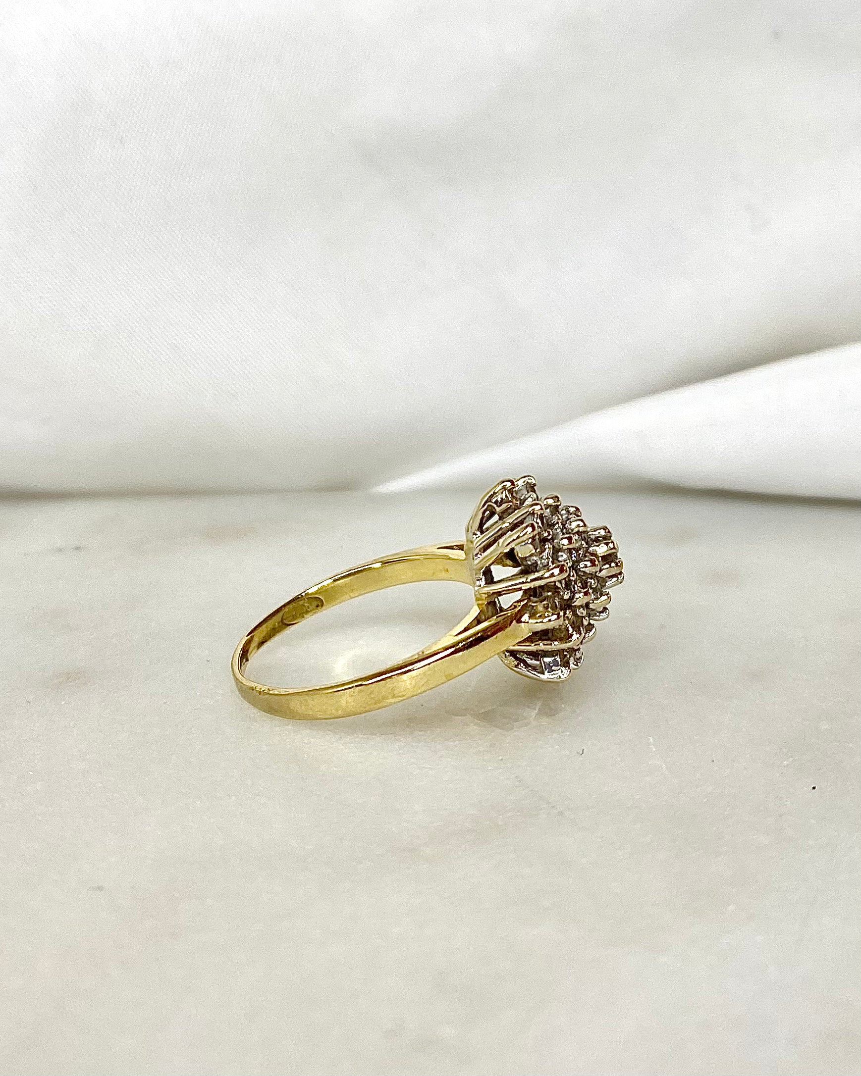 Bague Marguerite 33 Diamants 1.06 carat "Orlane"