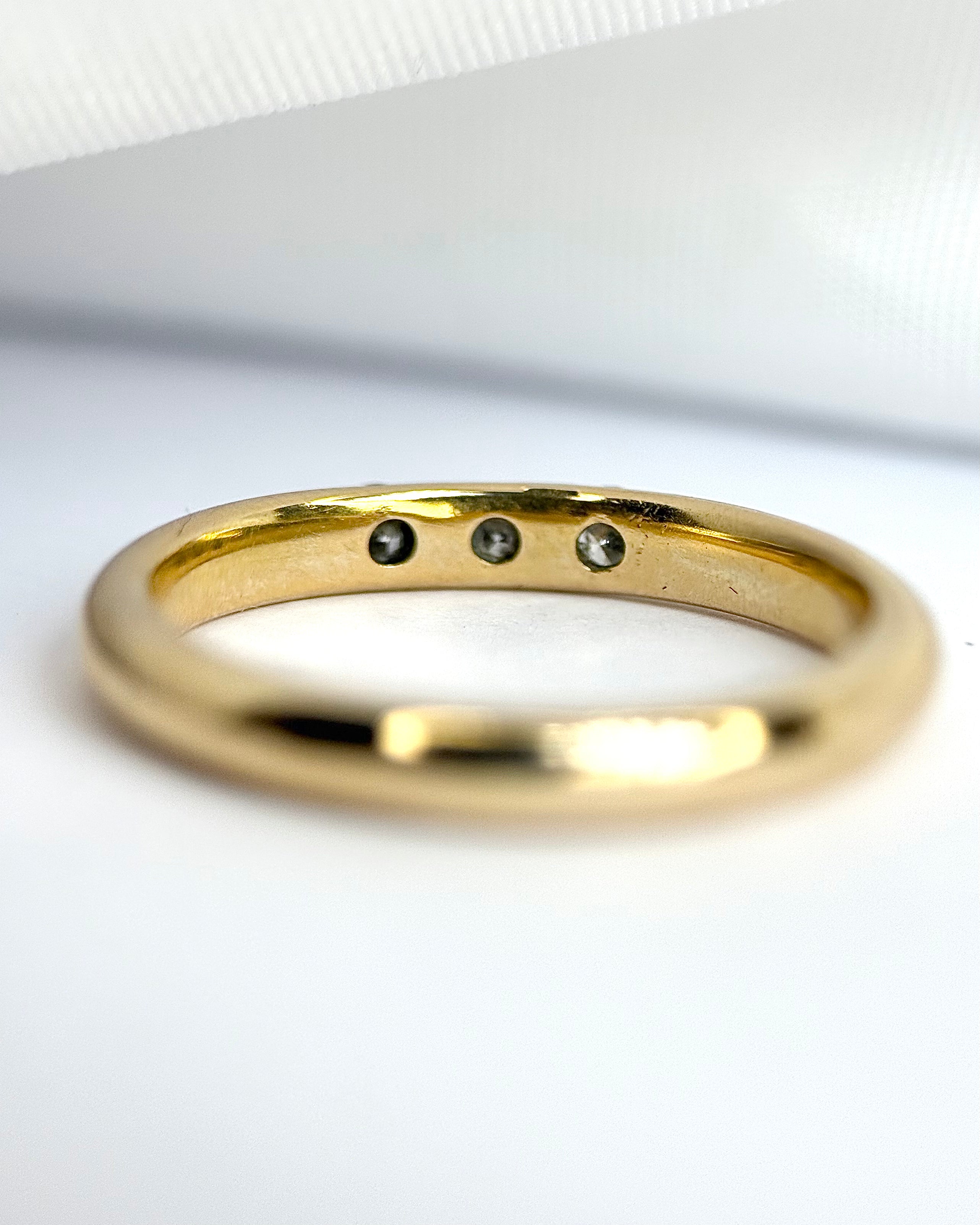 “Anaëlle” 18-karat gold and diamond band ring, 4.4 g