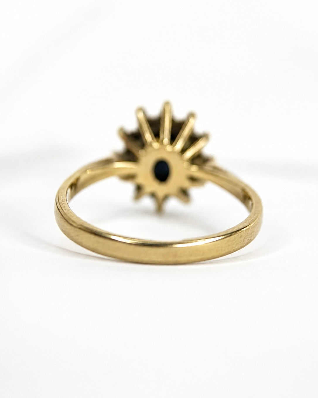 Bague Marguerite Saphir 1.10 carat & Diamants 0.24 carat "Jihane"