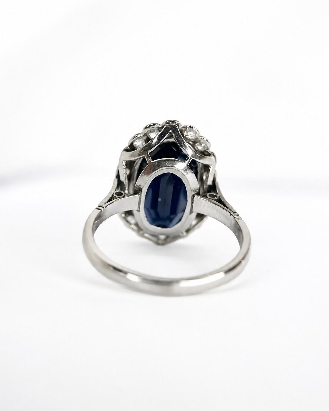 Art Deco Daisy Ring with a 3.30-carat Sapphire & “Khaki” Diamonds