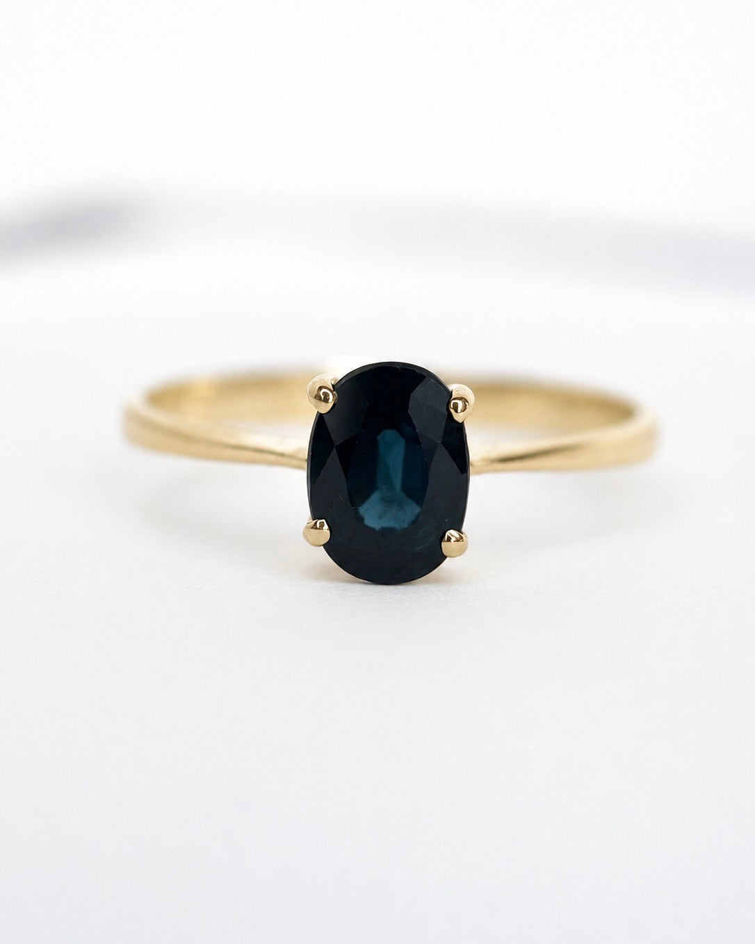 Bague Solitaire Saphir 1.12 carat "Antoine"