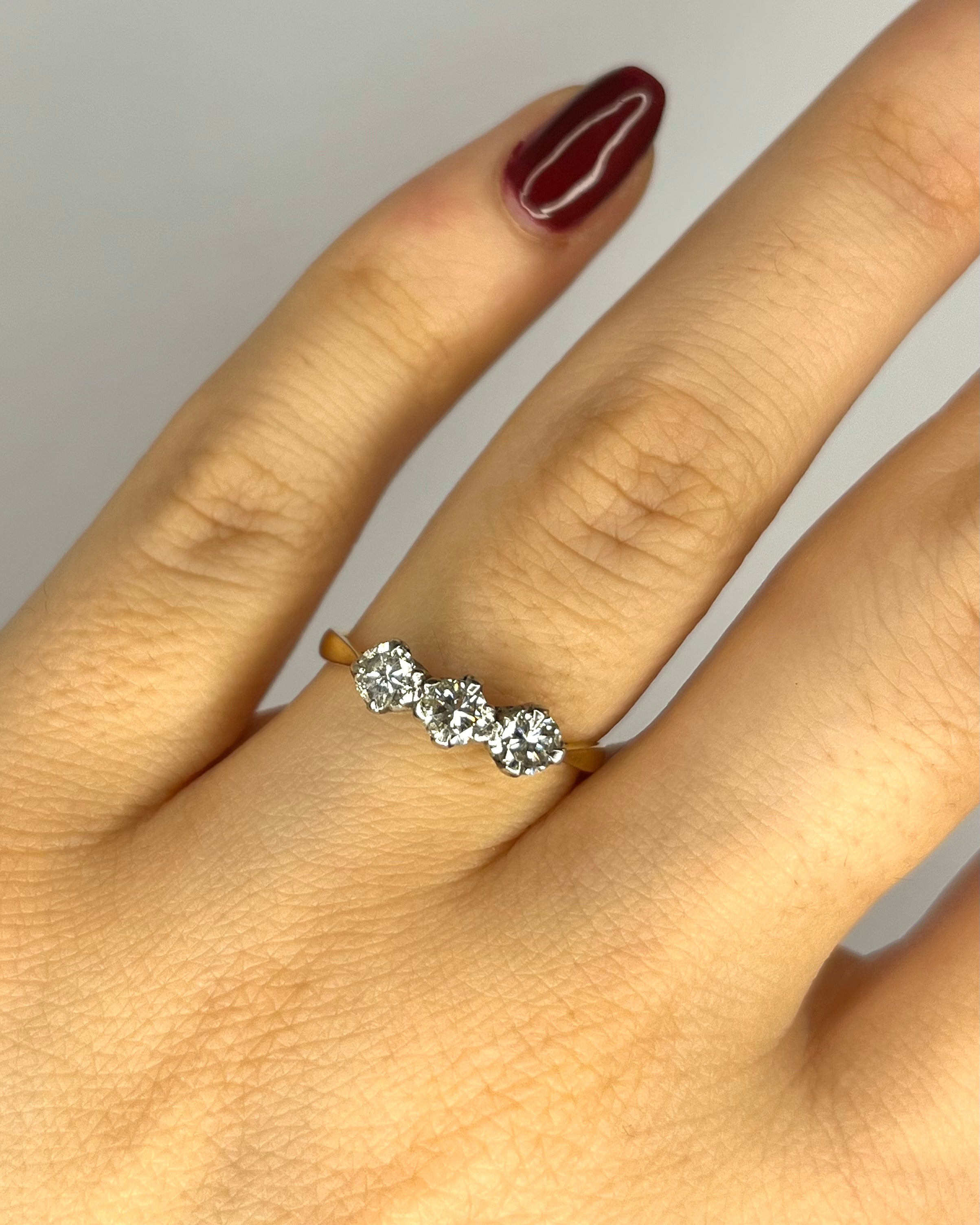 Anillo Trilogía Diamantes 0,45 quilates "Maëlia"