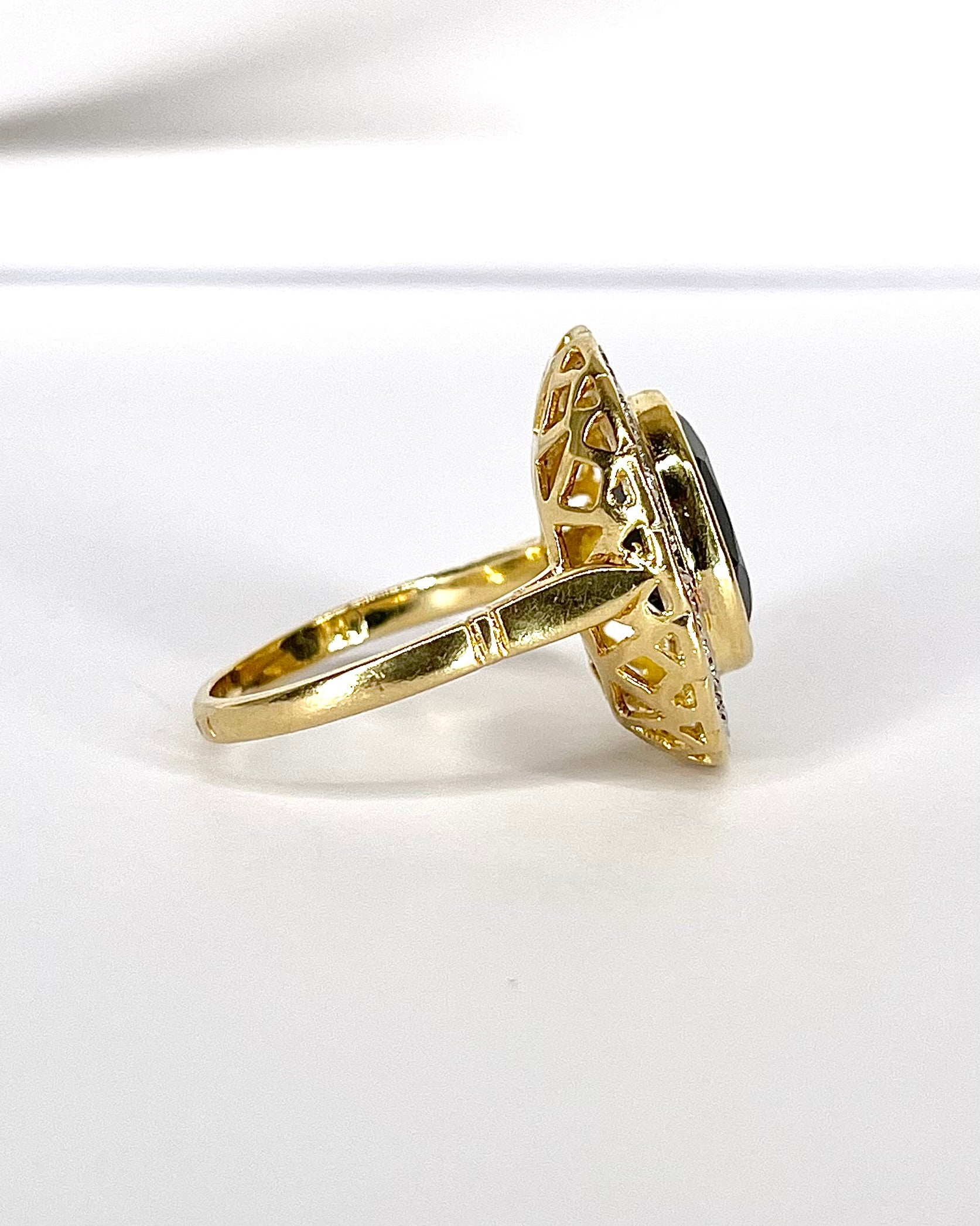 Art Deco Style Daisy Ring Sapphire 4.60 carats, Diamonds & Gold 7.86g "Mélissa"