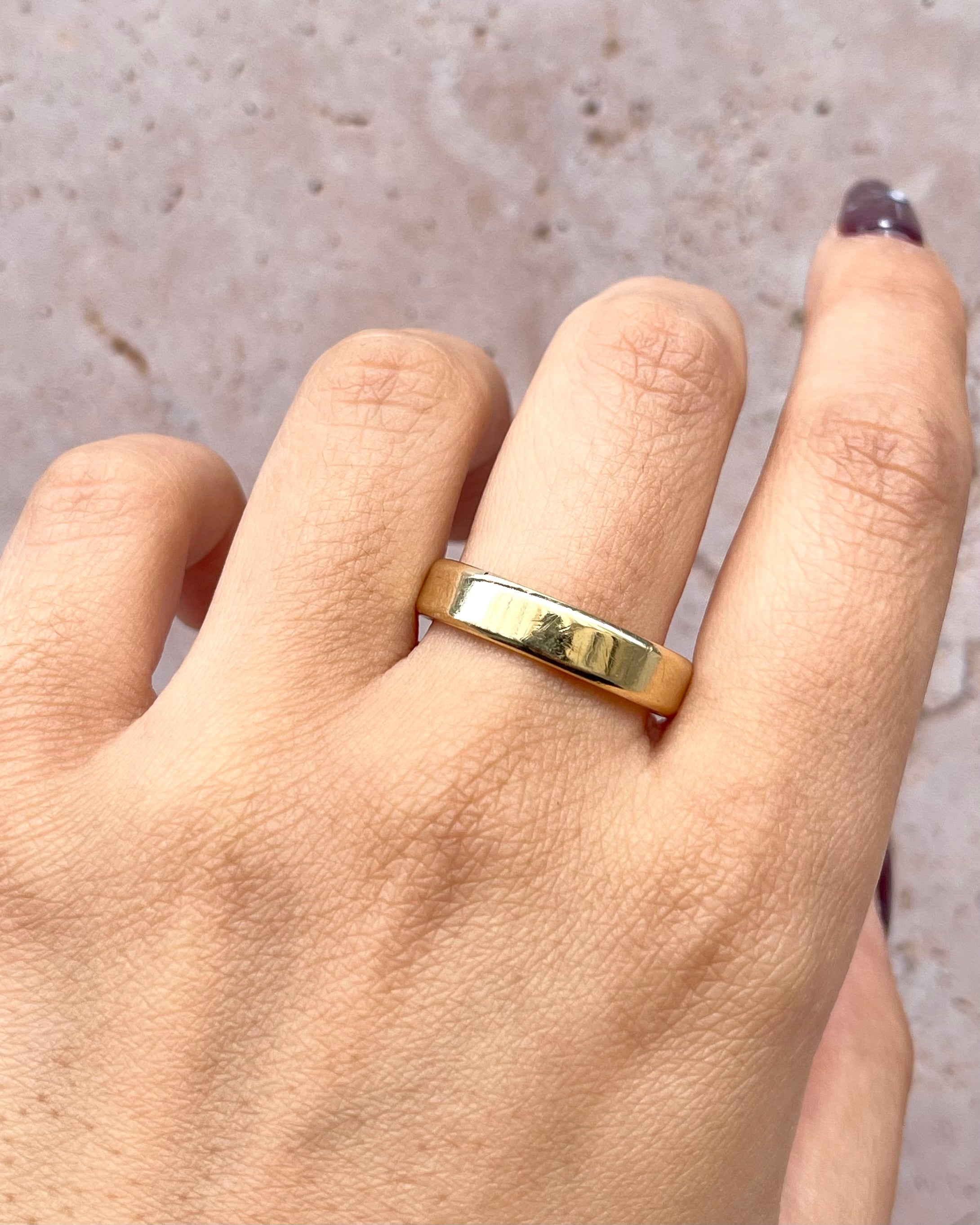 Yellow Gold 5 mm Wedding Band "Aloys"