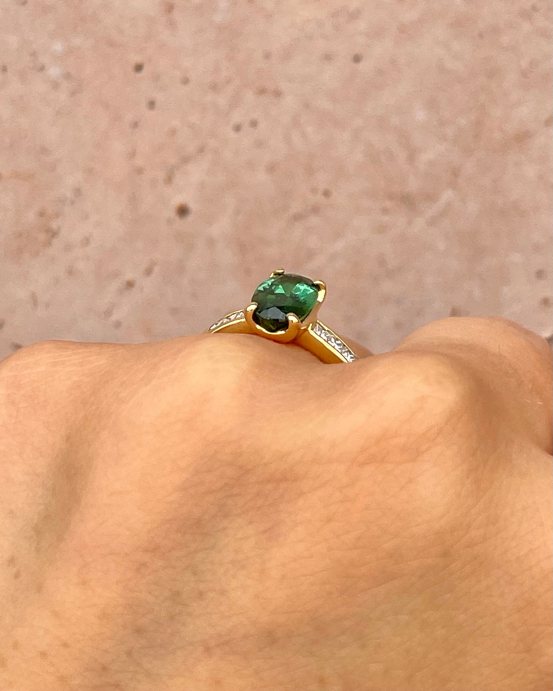 Bague Solitaire Tourmaline 1.56 carat & Diamants "Léanne"