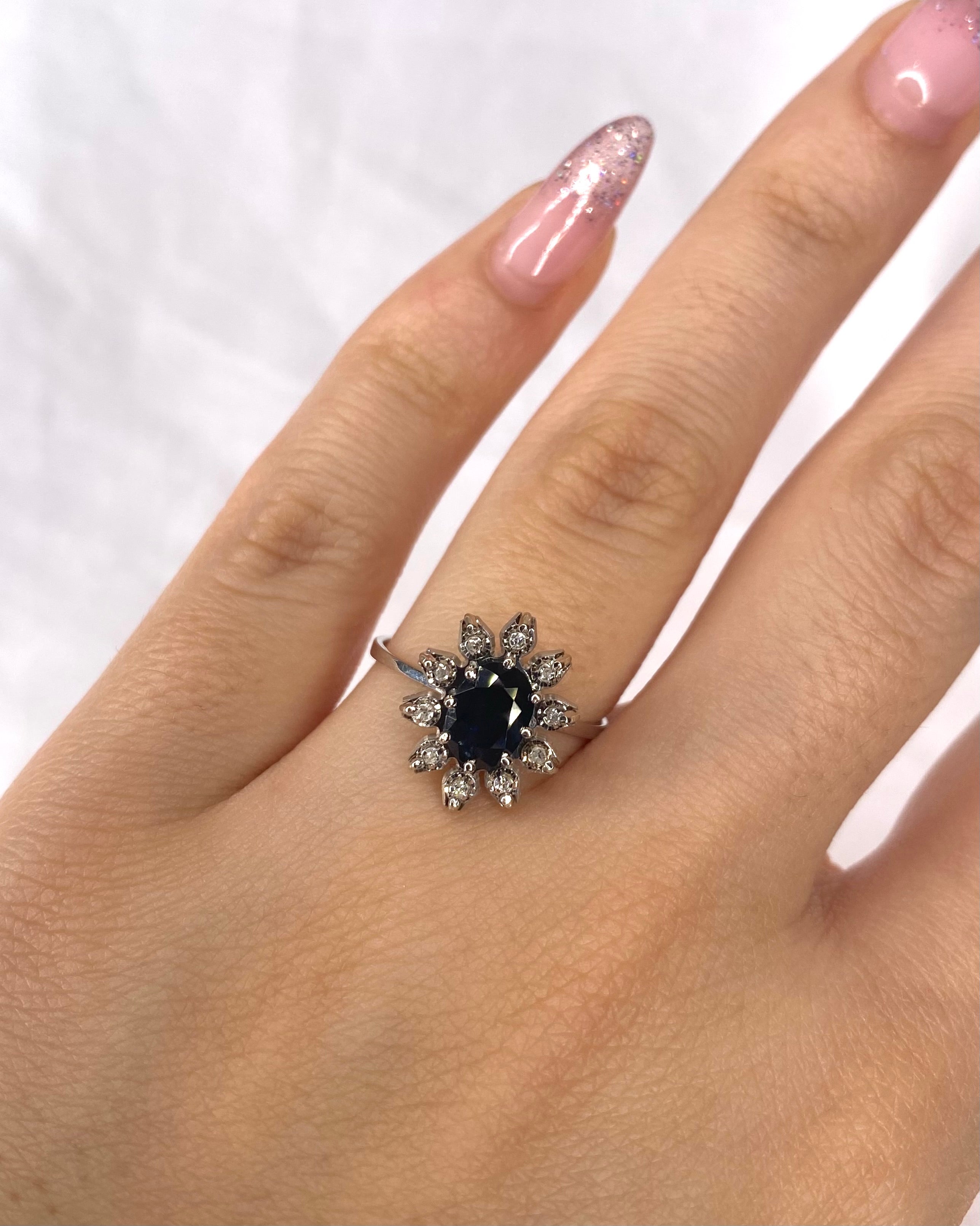 Bague Marguerite Saphir 0.80 carat & 10 Diamants "Nadine"