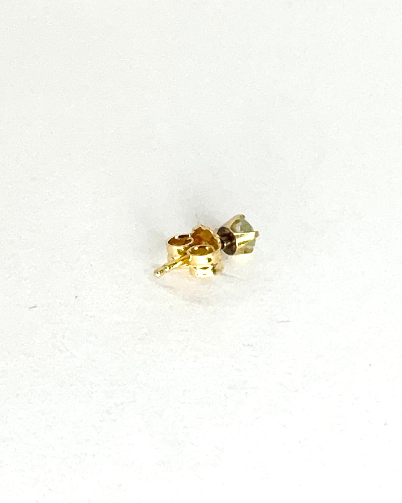 Mono Pendiente Púrpura Aguamarina y Oro Amarillo 18 quilates "Hélèna"