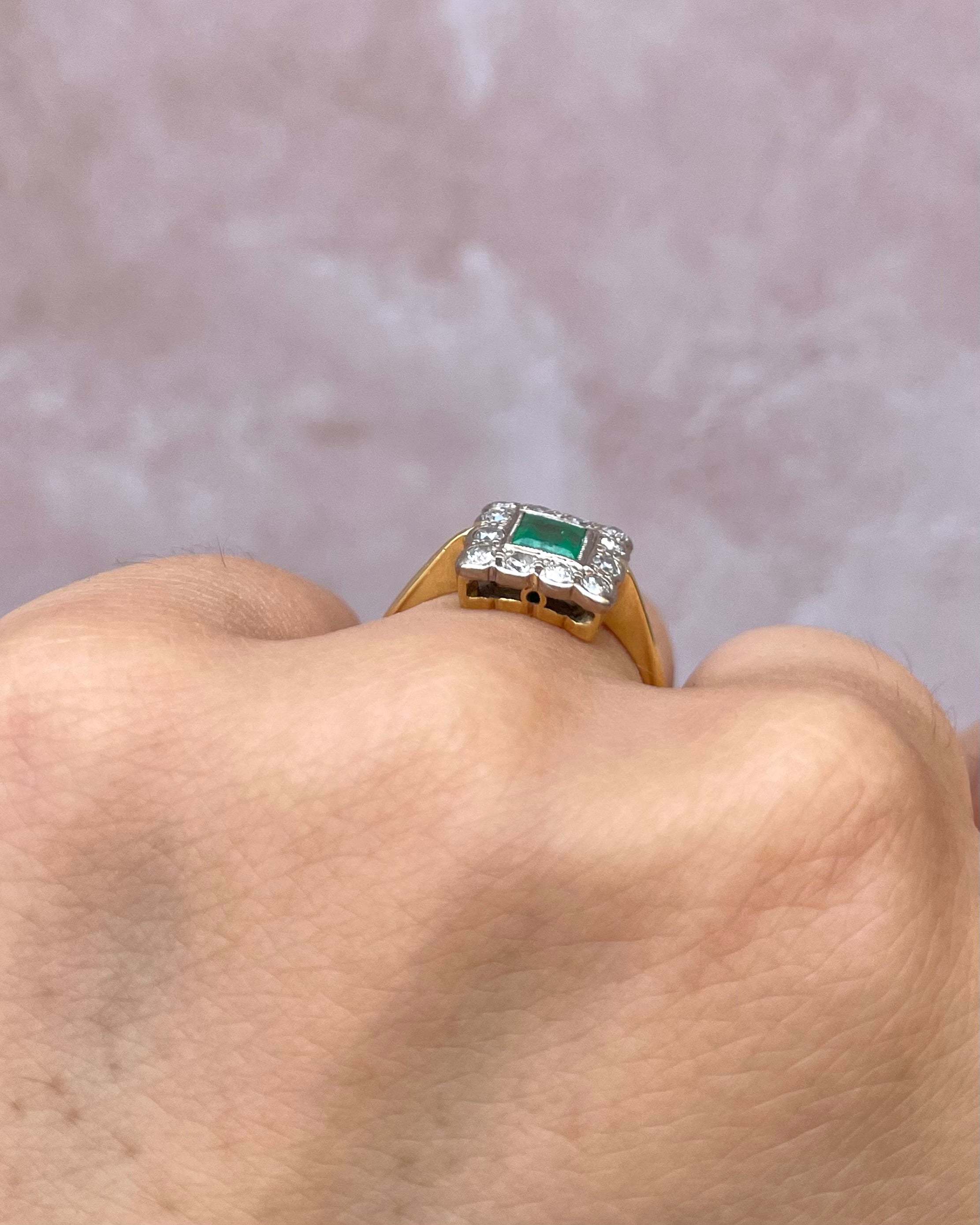 Anillo Art Déco Esmeralda 0,38 cts y Diamantes 0,36 cts "Evelina"